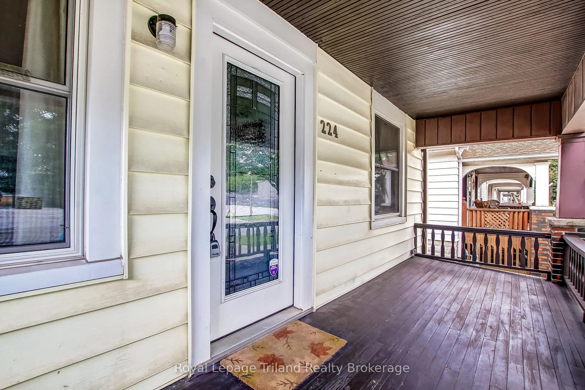 Photo 3 of 224 Harkness Street, Sarnia — HOMEH