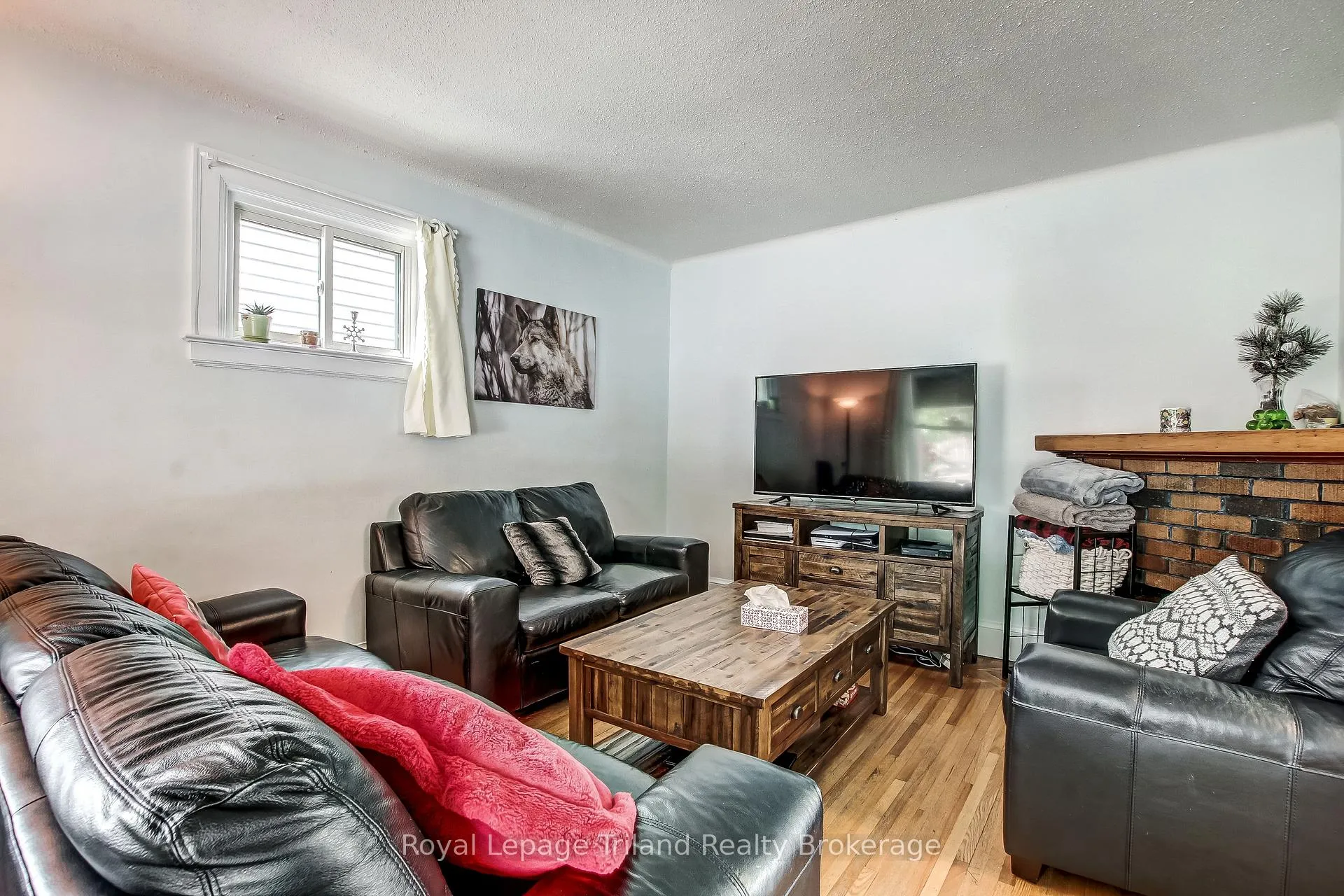 Photo 26 of 224 Harkness Street, Sarnia — HOMEH