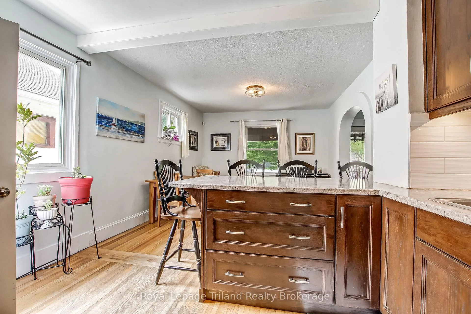 Photo 10 of 224 Harkness Street, Sarnia — HOMEH