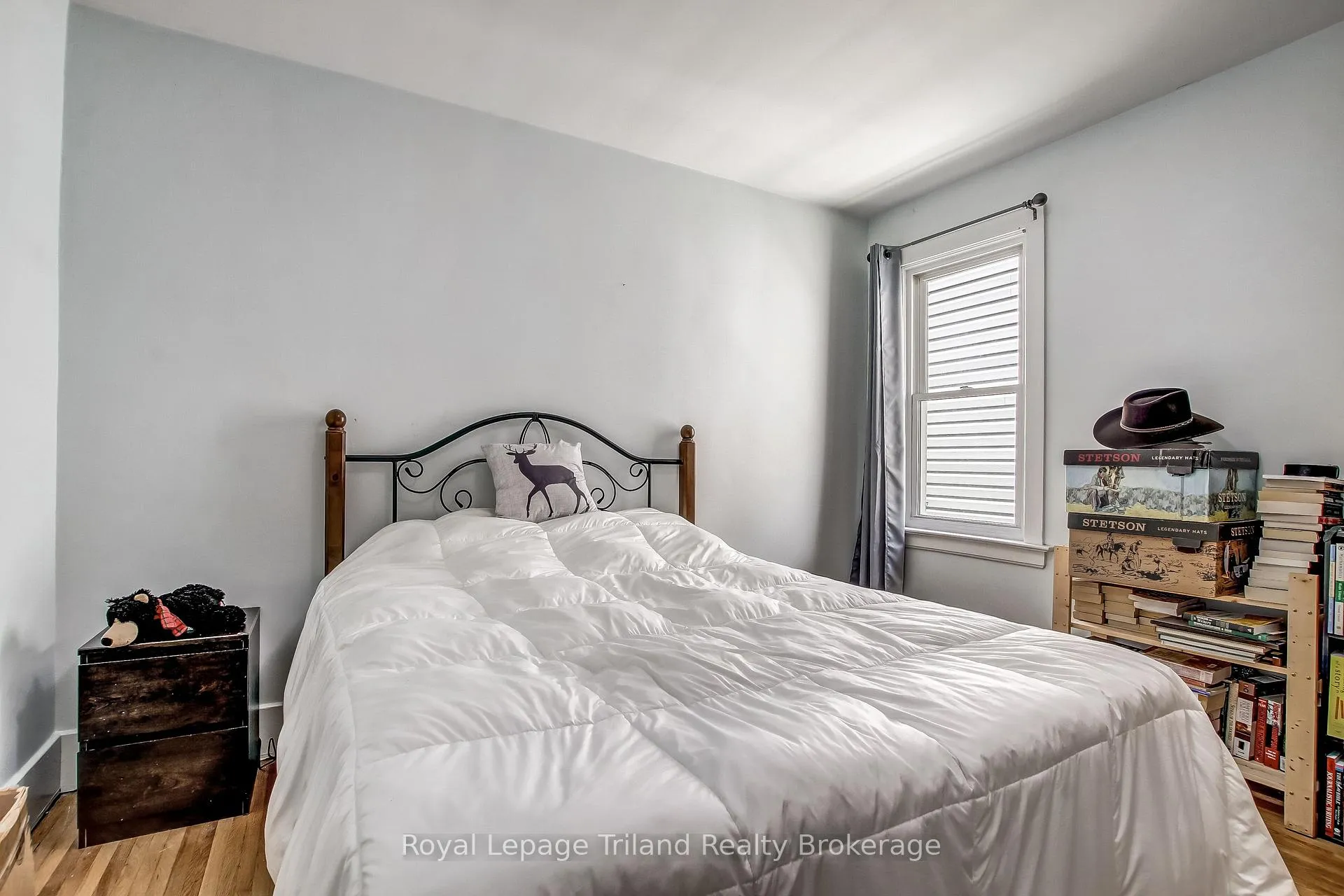 Photo 13 of 224 Harkness Street, Sarnia — HOMEH