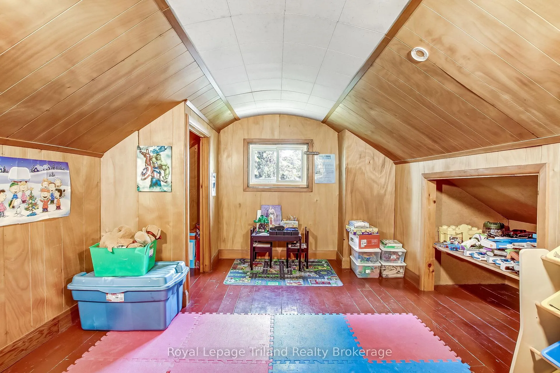Photo 17 of 224 Harkness Street, Sarnia — HOMEH