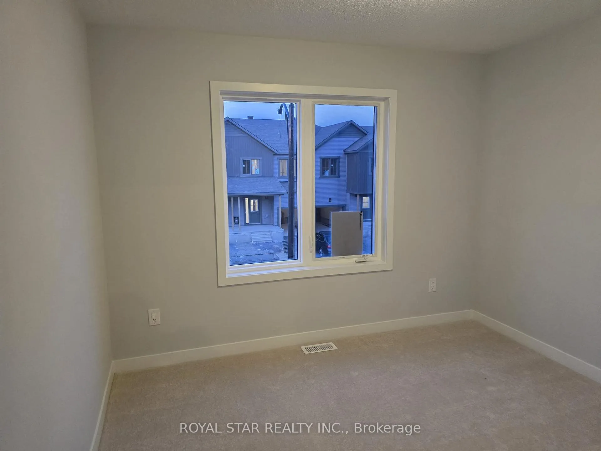 Photo 5 of 205 Catnip Crescent, Ottawa, Kanata - Rural Kanata (Central) — HOMEH