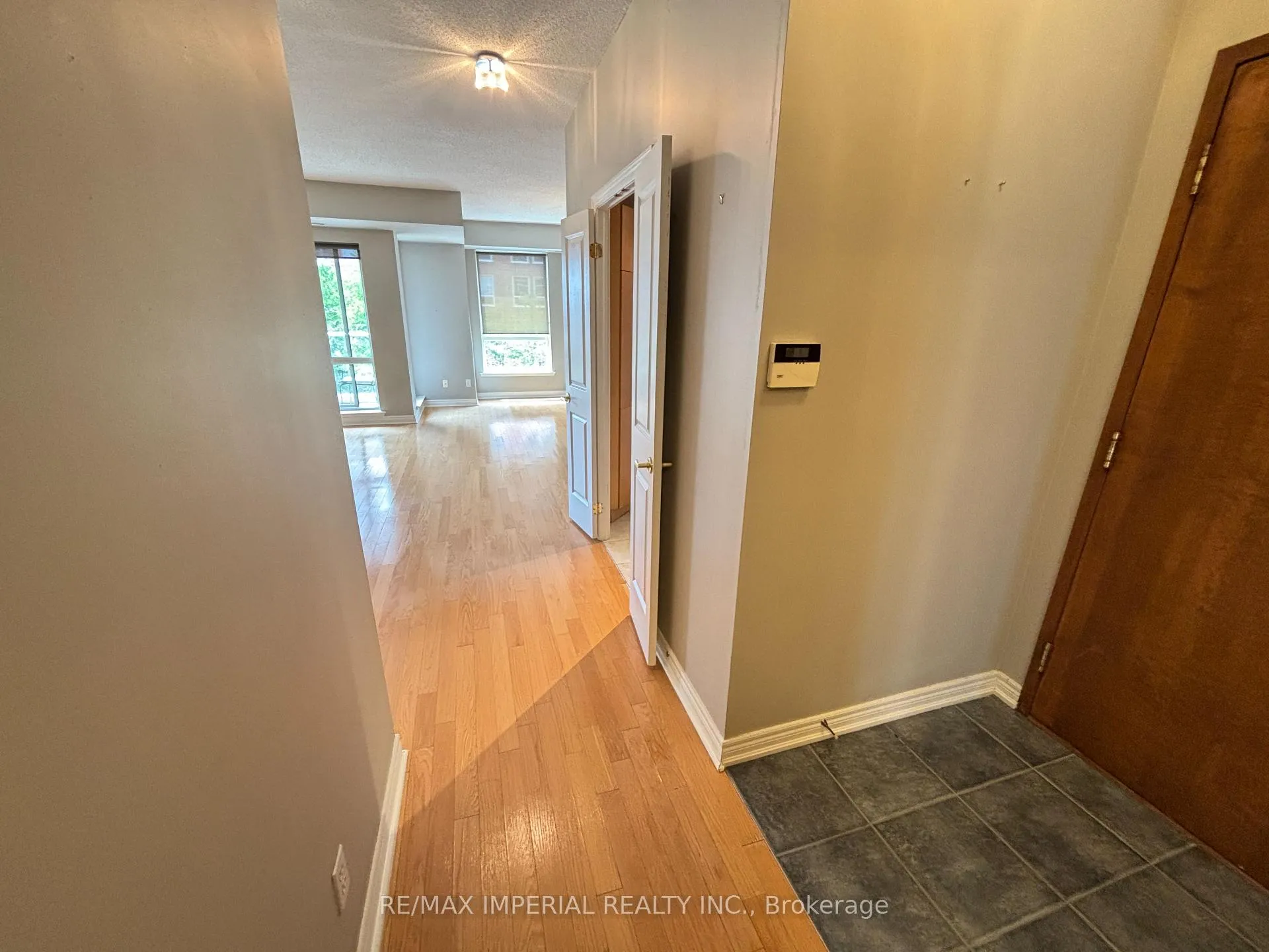 Photo 2 of Unit 405, 60 old mill Road, Oakville, Old Oakville — HOMEH