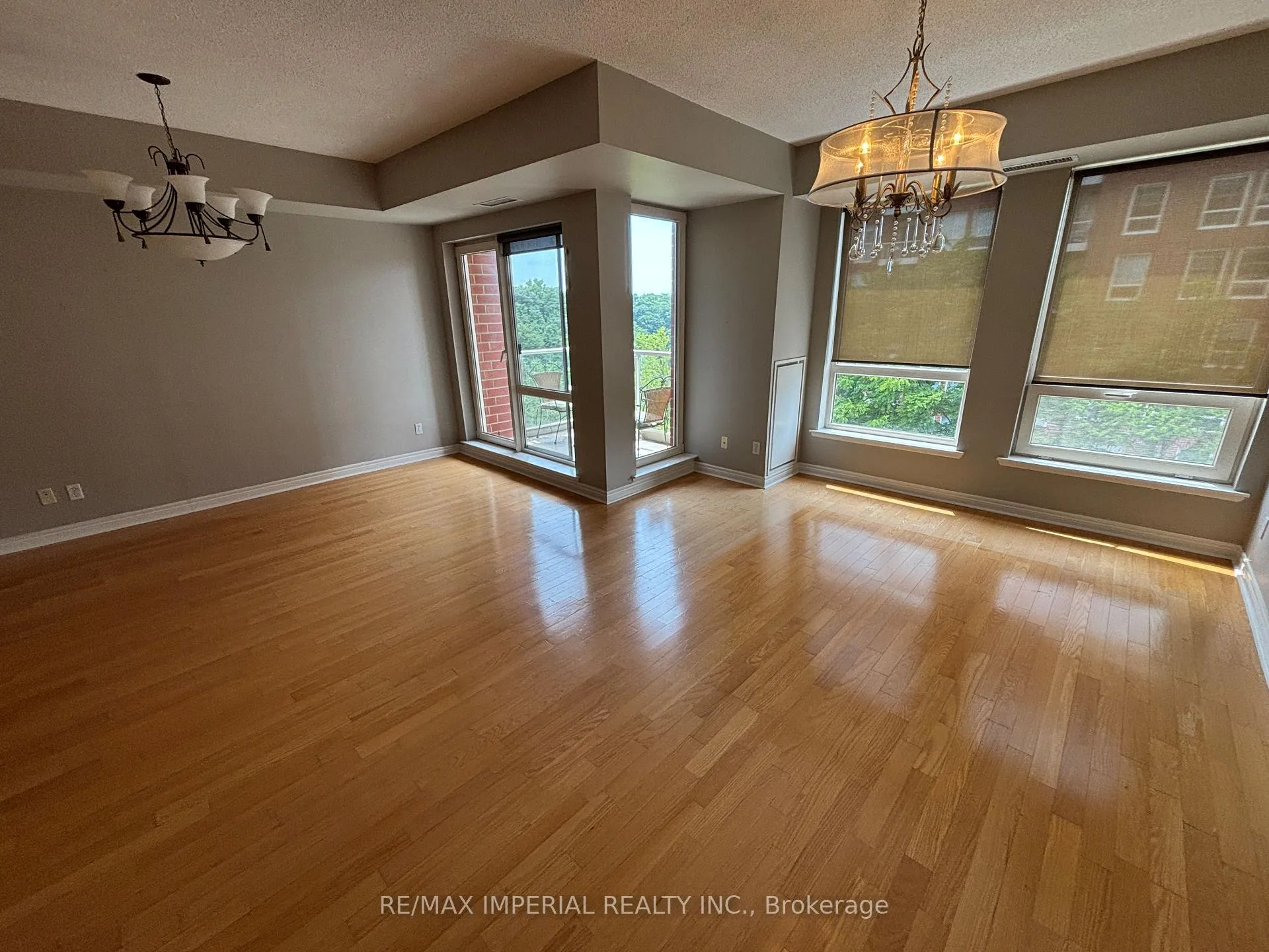 Photo 7 of Unit 405, 60 old mill Road, Oakville, Old Oakville — HOMEH