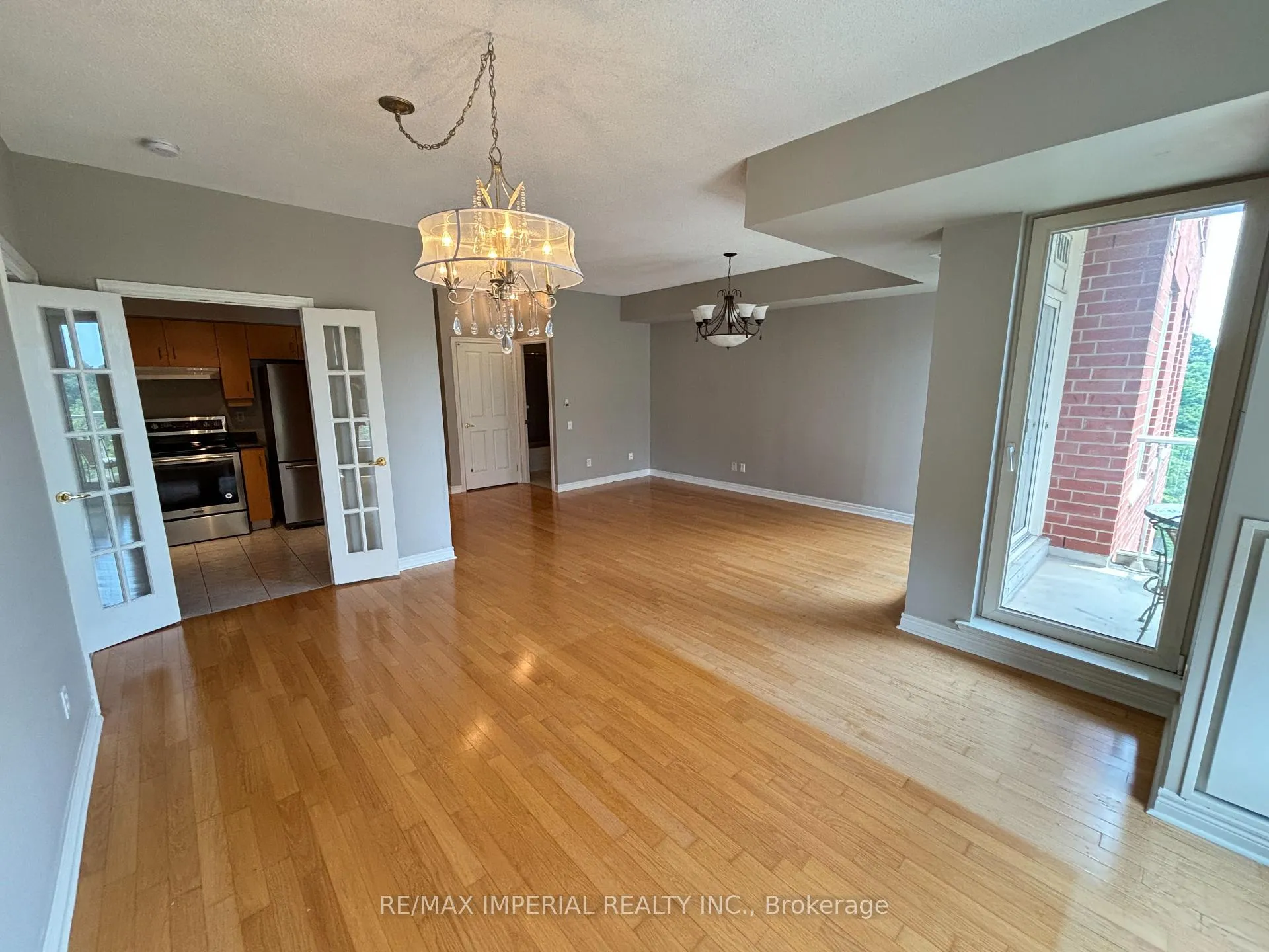 Photo 8 of Unit 405, 60 old mill Road, Oakville, Old Oakville — HOMEH