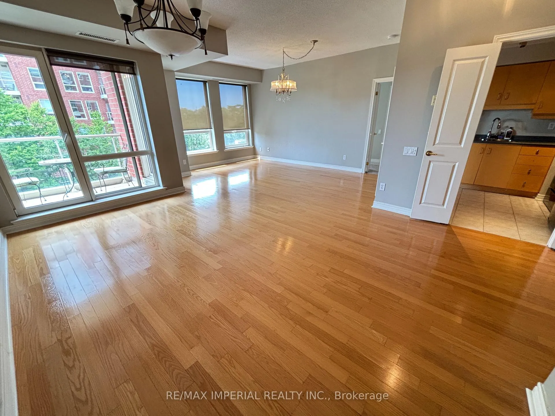Photo 9 of Unit 405, 60 old mill Road, Oakville, Old Oakville — HOMEH
