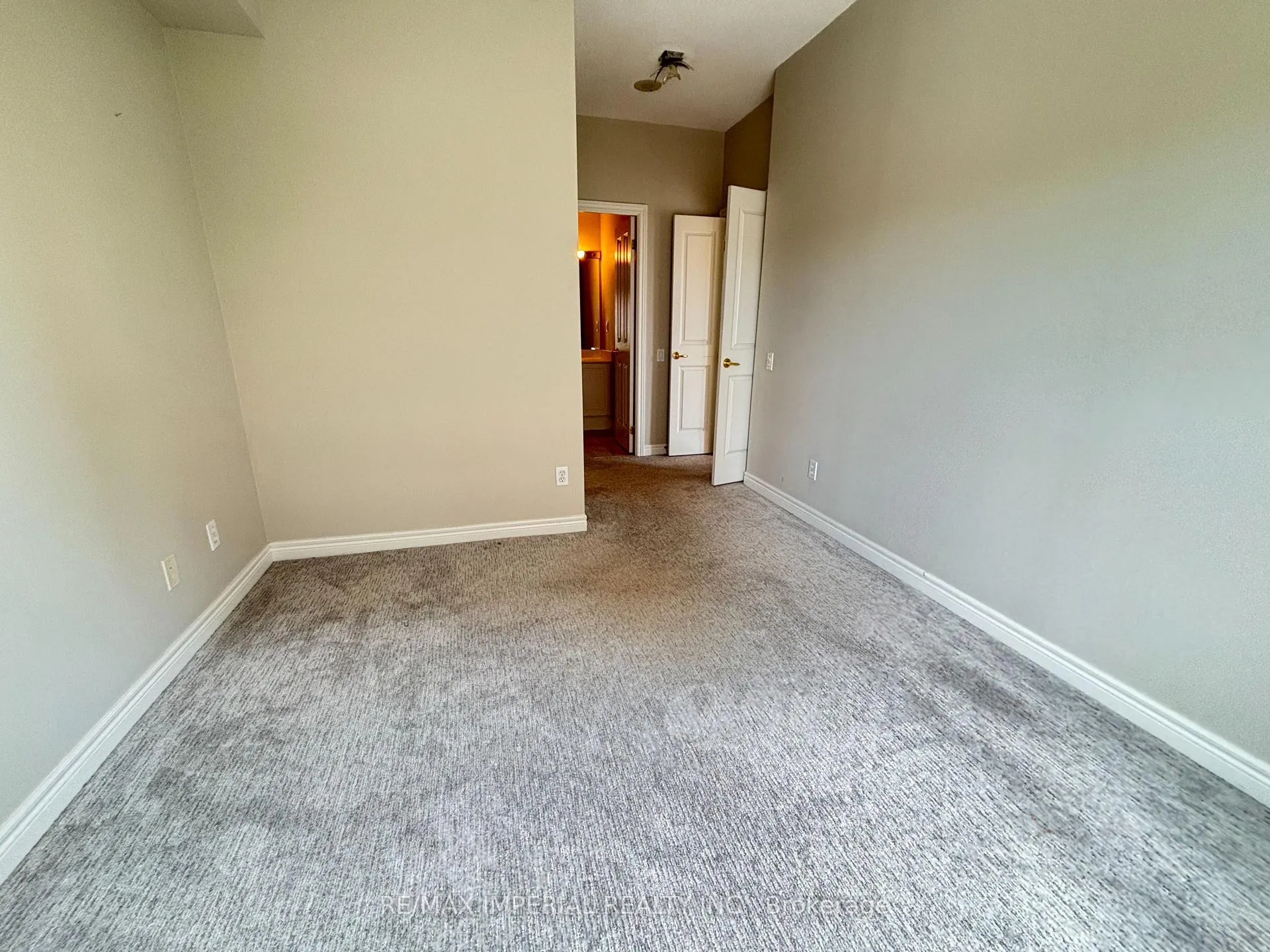 Photo 14 of Unit 405, 60 old mill Road, Oakville, Old Oakville — HOMEH