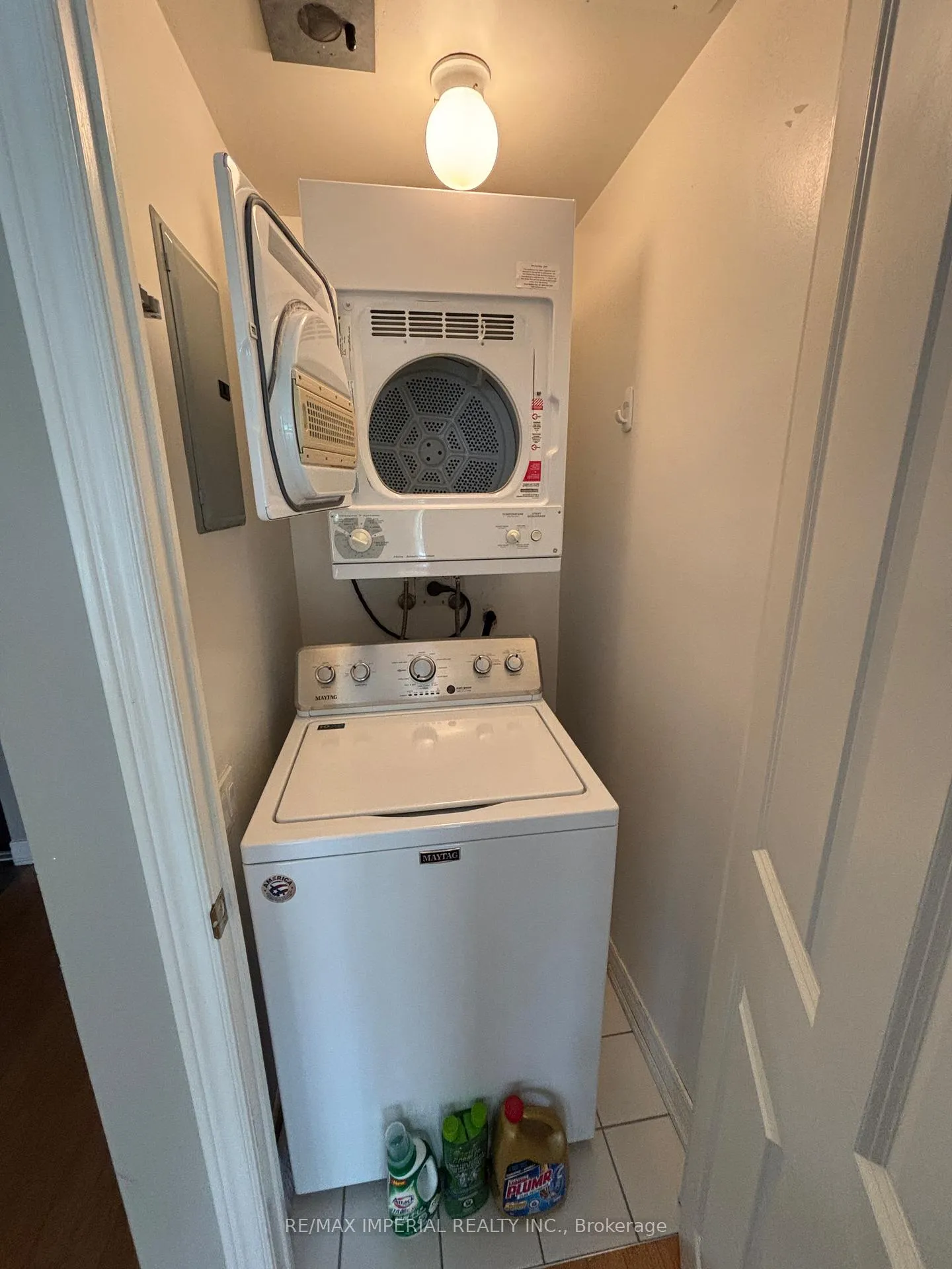Photo 23 of Unit 405, 60 old mill Road, Oakville, Old Oakville — HOMEH