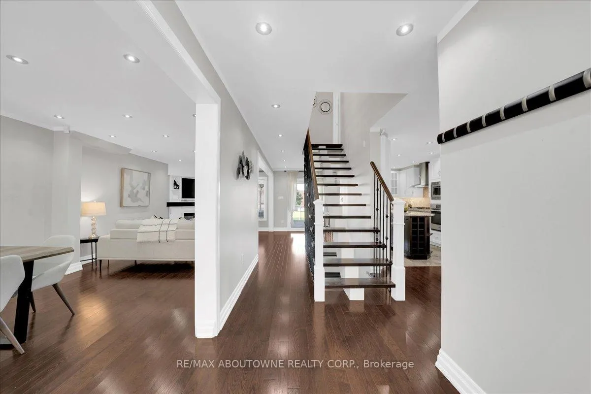 Photo 7 of 45 Willcocks Crescent, Ajax, Central — HOMEH