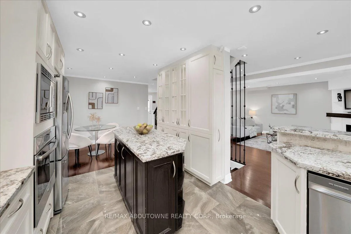 Photo 16 of 45 Willcocks Crescent, Ajax, Central — HOMEH