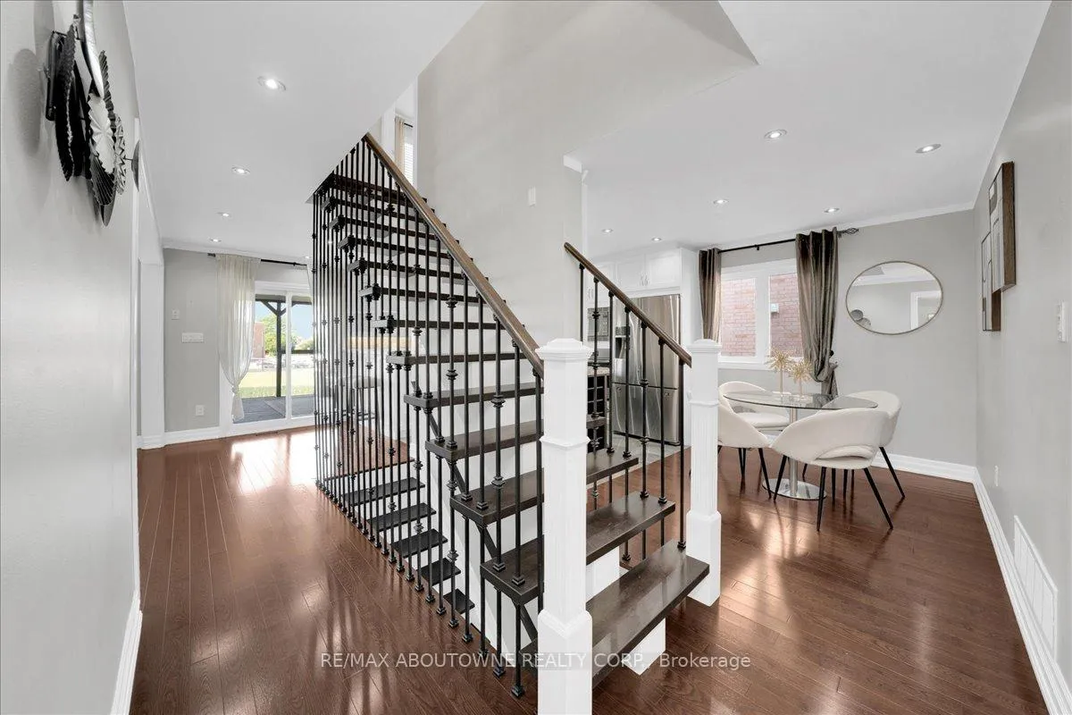 Photo 23 of 45 Willcocks Crescent, Ajax, Central — HOMEH