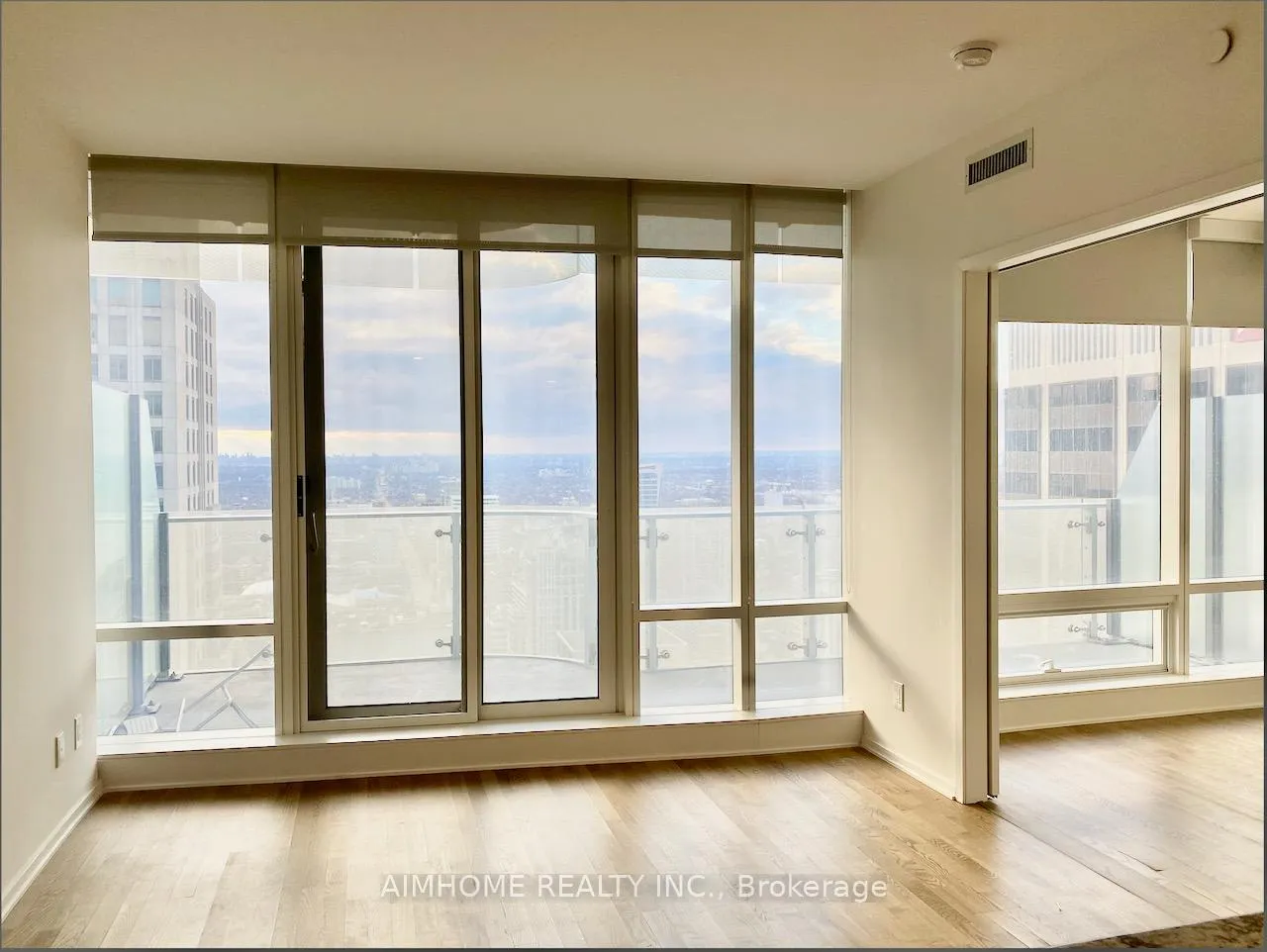 Photo 4 of Unit 4008, 1 Bloor Street E, Toronto, Church-Yonge Corridor — HOMEH