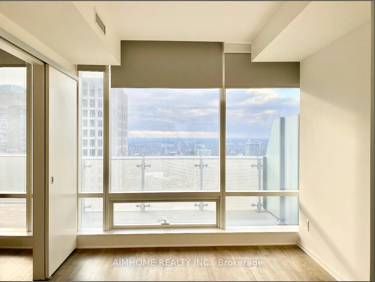 Photo 5 of Unit 4008, 1 Bloor Street E, Toronto, Church-Yonge Corridor — HOMEH