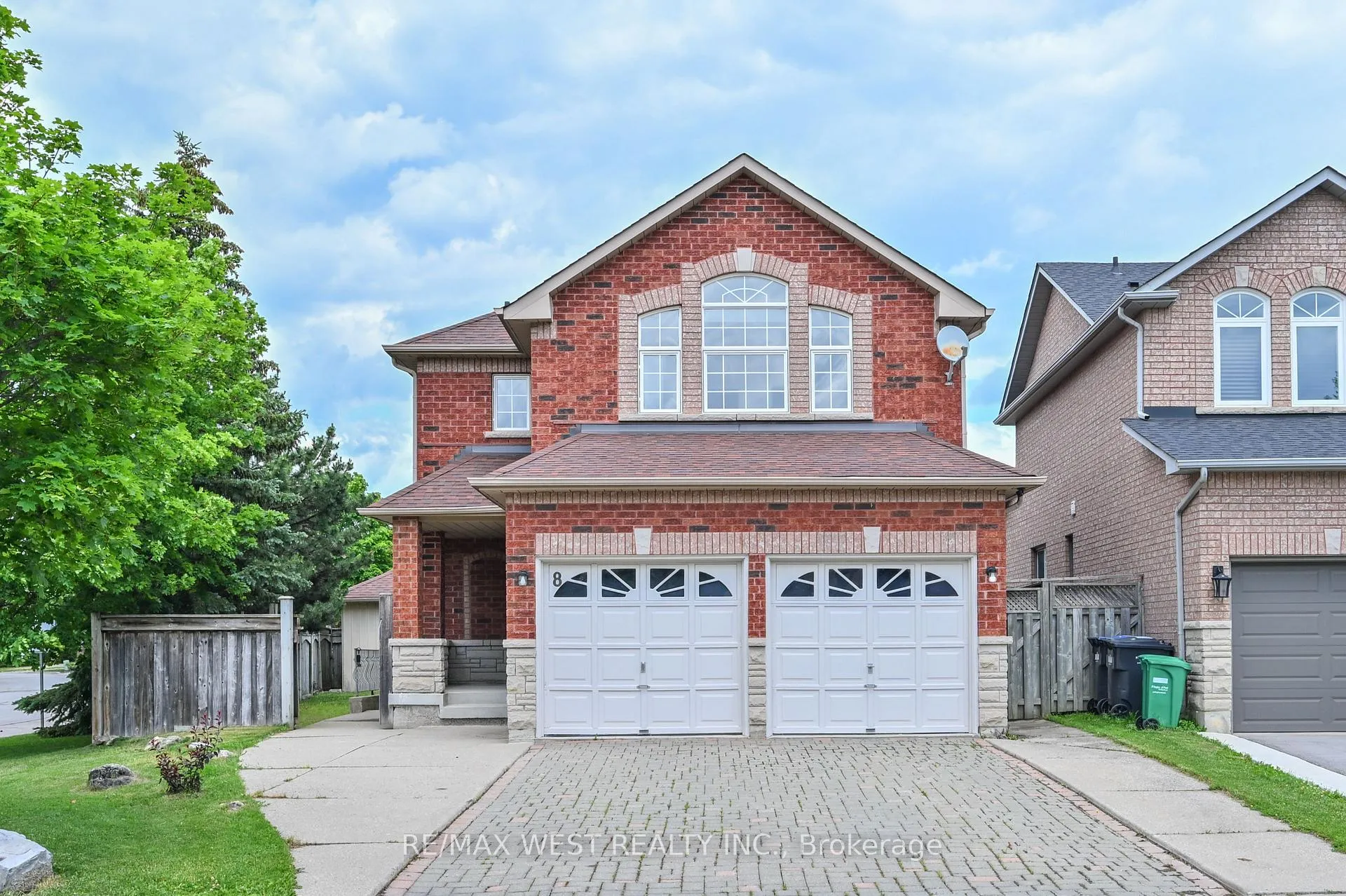 Photo 1 of 8 Terrastone Court, Caledon, Bolton West — HOMEH
