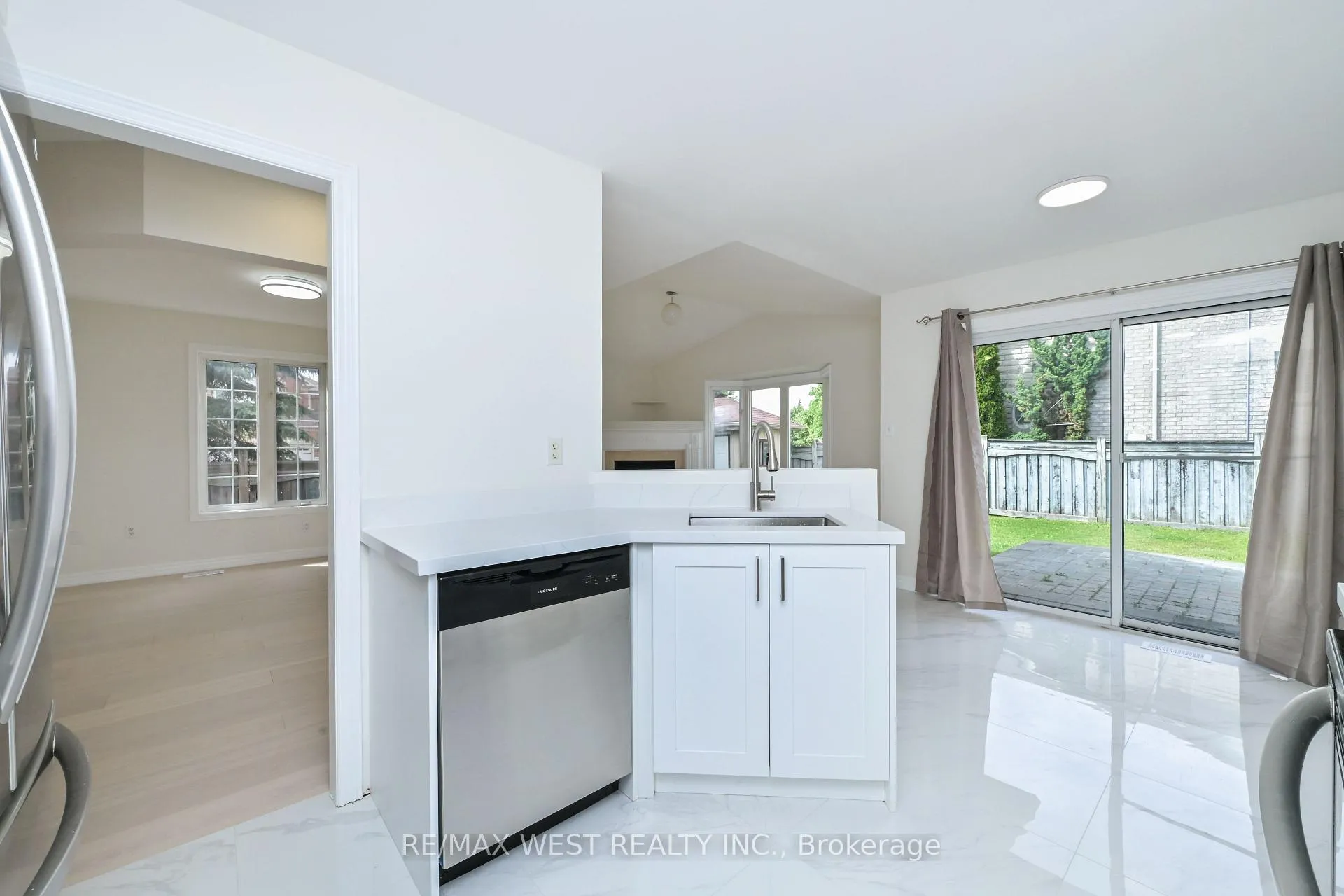 Photo 16 of 8 Terrastone Court, Caledon, Bolton West — HOMEH
