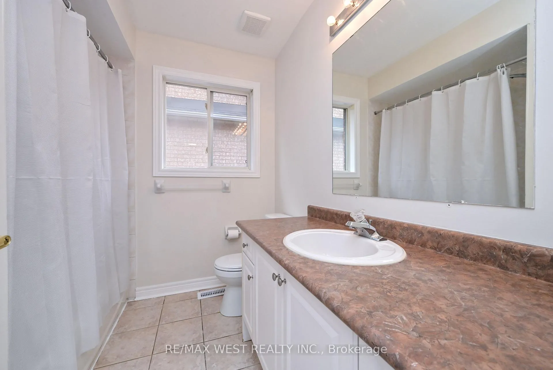 Photo 26 of 8 Terrastone Court, Caledon, Bolton West — HOMEH