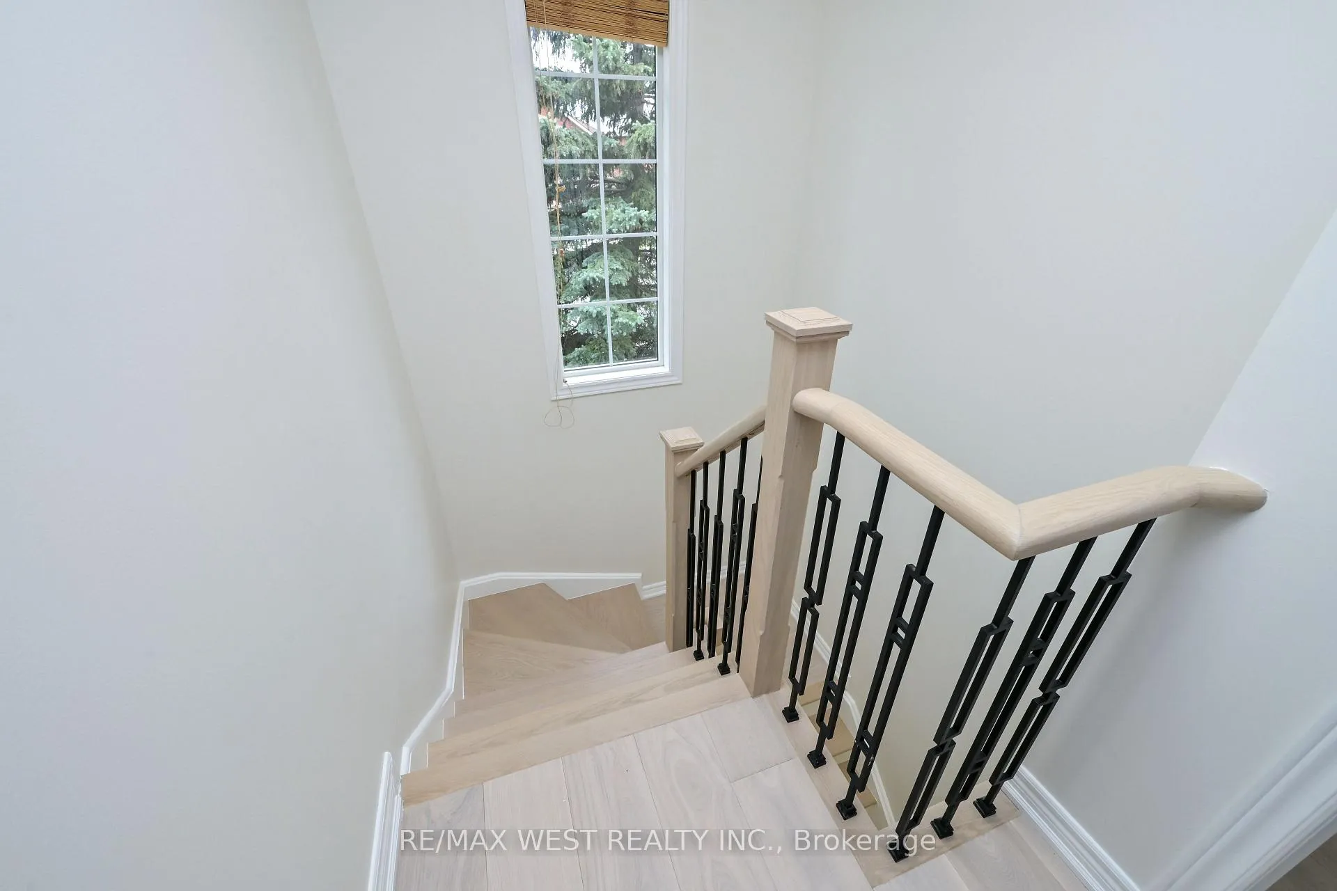 Photo 28 of 8 Terrastone Court, Caledon, Bolton West — HOMEH