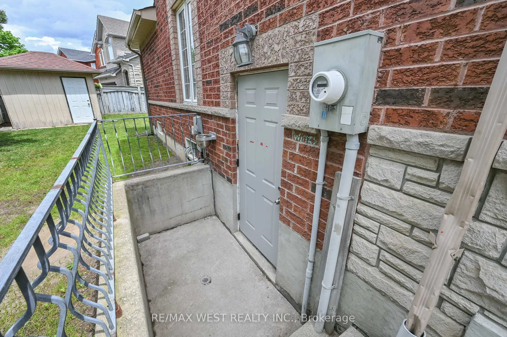 Photo 39 of 8 Terrastone Court, Caledon, Bolton West — HOMEH