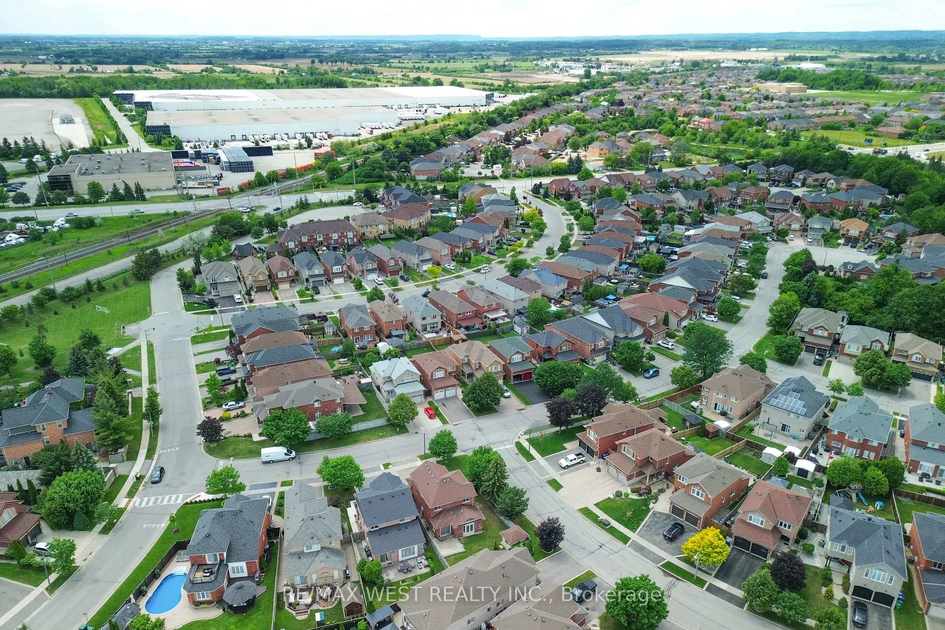 Photo 44 of 8 Terrastone Court, Caledon, Bolton West — HOMEH