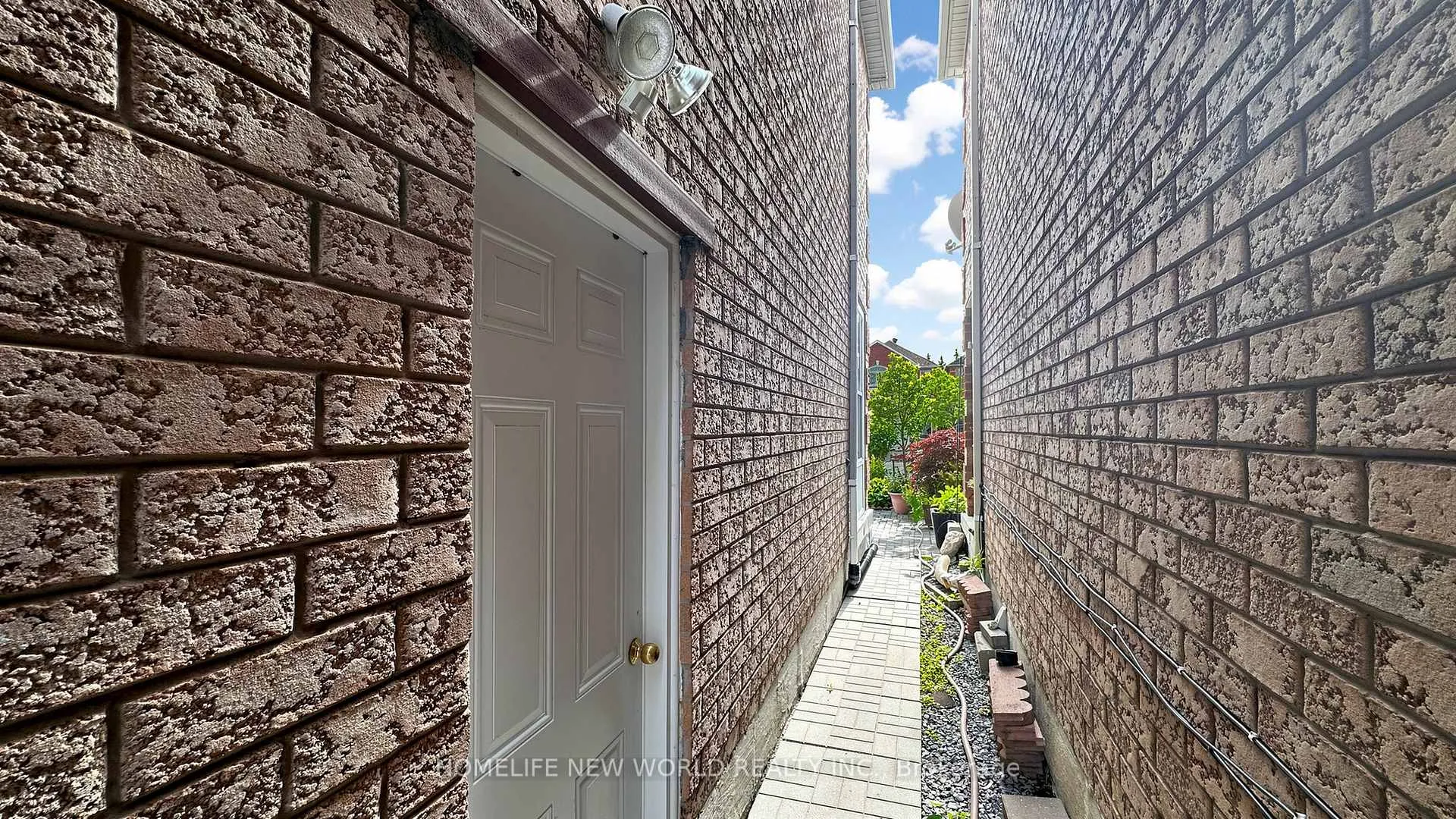 Photo 35 of 73 Doubtfire Crescent, Markham, Middlefield — HOMEH