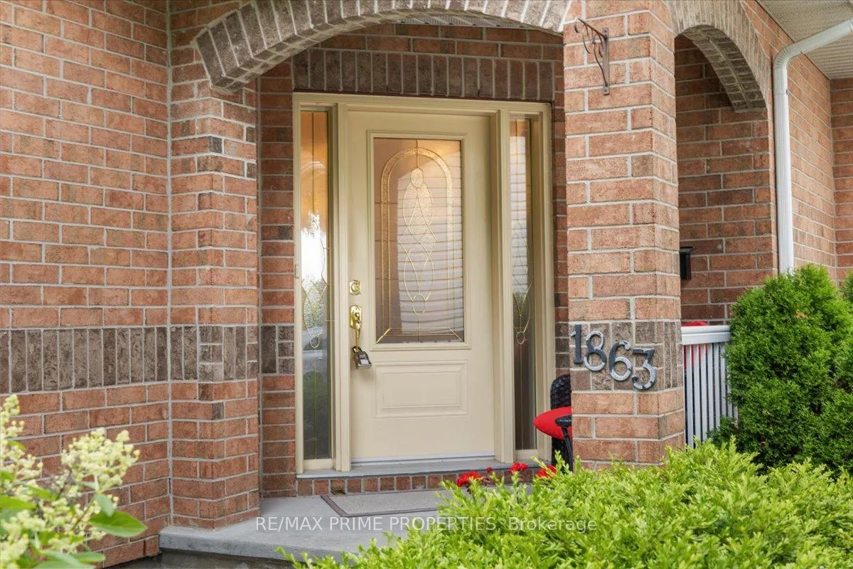 Photo 2 of 1863 Springridge Drive, Ottawa, Springridge/East Village — HOMEH