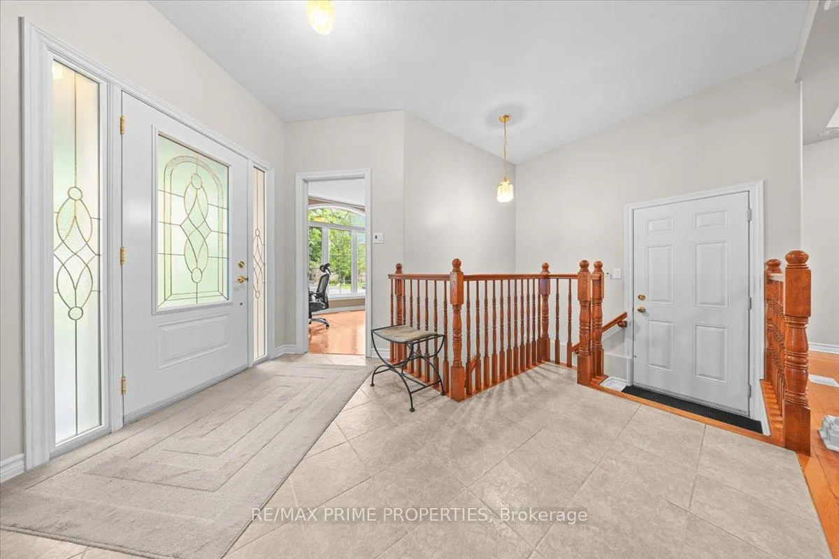 Photo 4 of 1863 Springridge Drive, Ottawa, Springridge/East Village — HOMEH