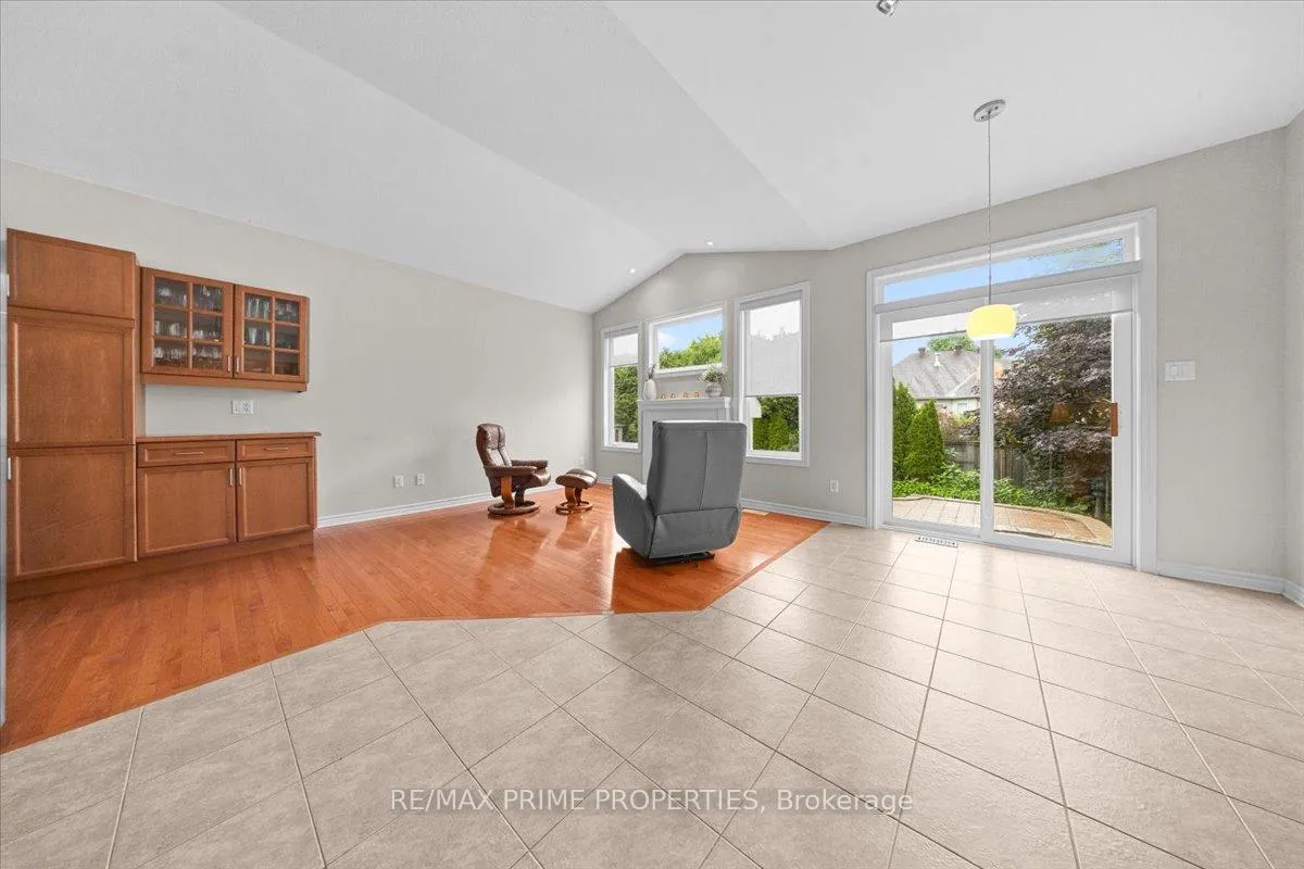 Photo 20 of 1863 Springridge Drive, Ottawa, Springridge/East Village — HOMEH