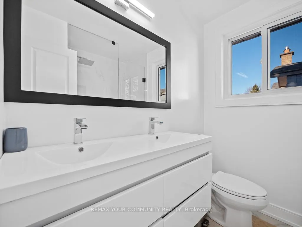 Photo 18 of Unit Main, 11 Webster Drive, Aurora, Aurora Highlands — HOMEH