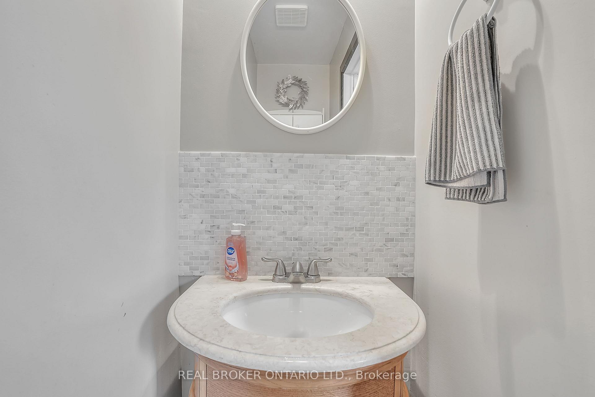 Photo 20 of 16 Victorway Drive, Barrie, Holly — HOMEH