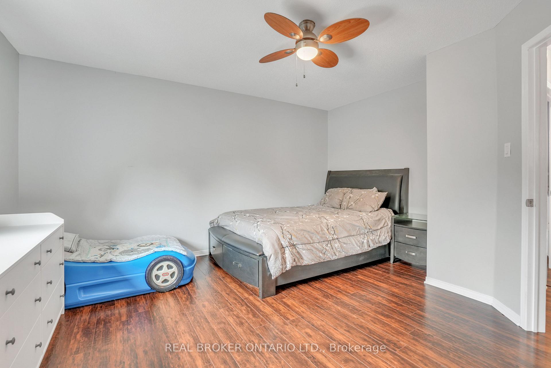 Photo 22 of 16 Victorway Drive, Barrie, Holly — HOMEH
