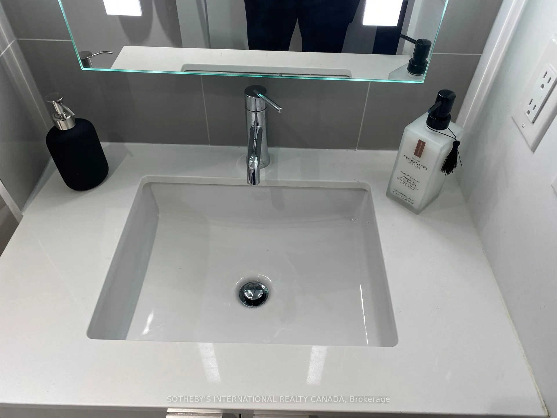 Photo 12 of Unit 4215, 585 Bloor Street E, Toronto, North St. James Town — HOMEH