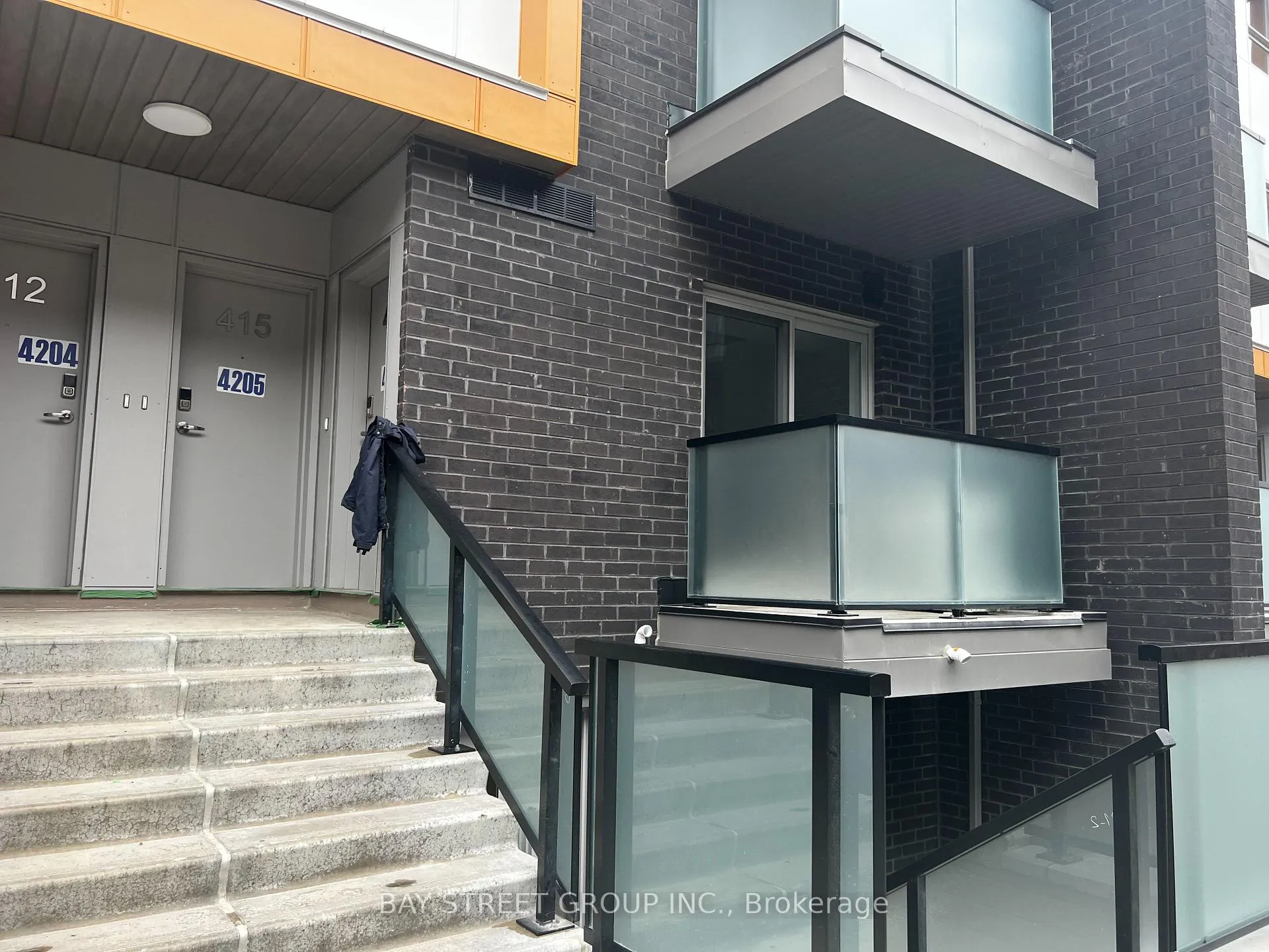 Front of Unit 414, 2789 Eglinton Avenue E
