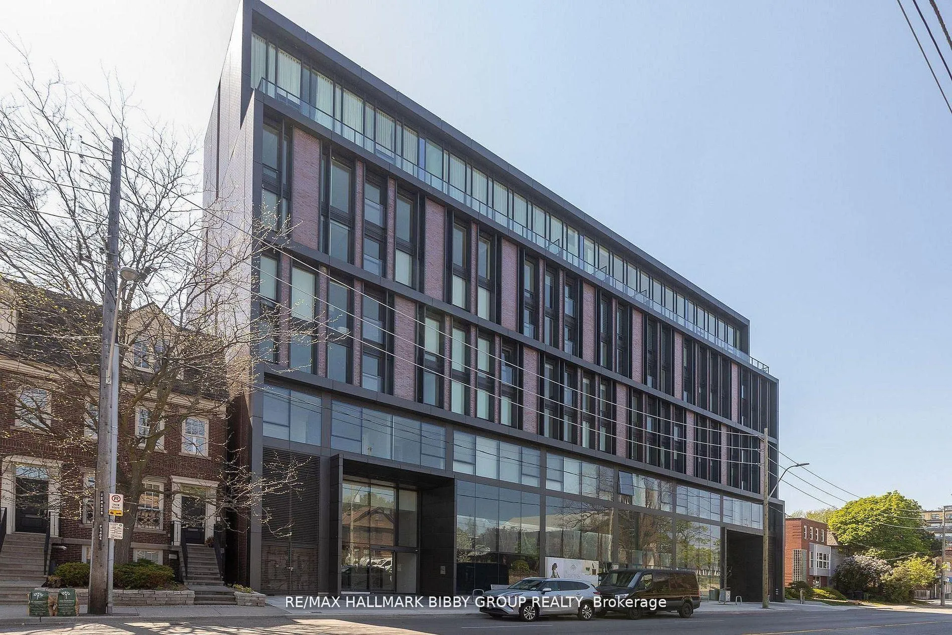 Front of Unit 409, 1414 Bayview Avenue