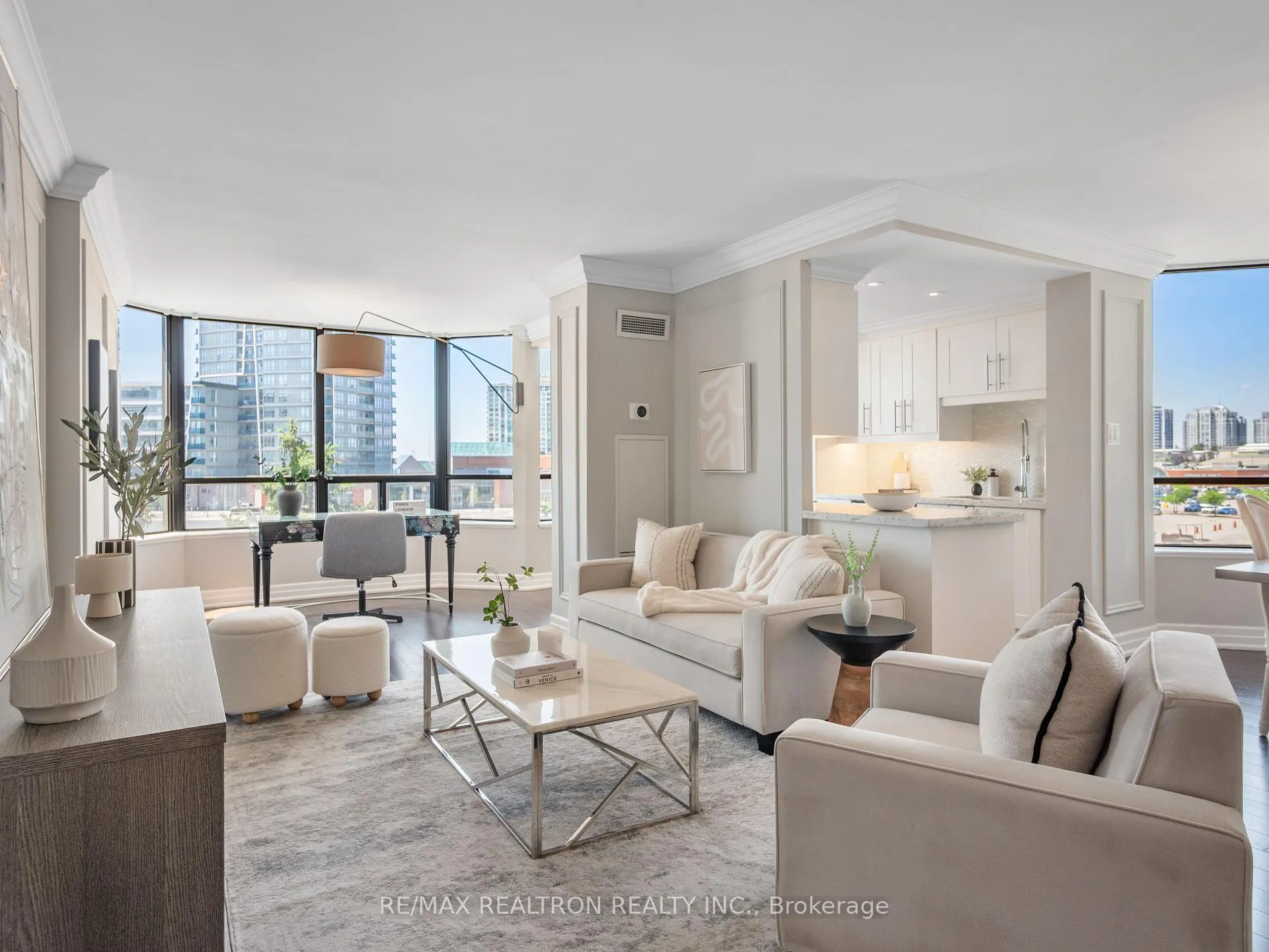 Photo 4 of Unit 503, 7460 Bathurst Street, Vaughan, Brownridge — HOMEH