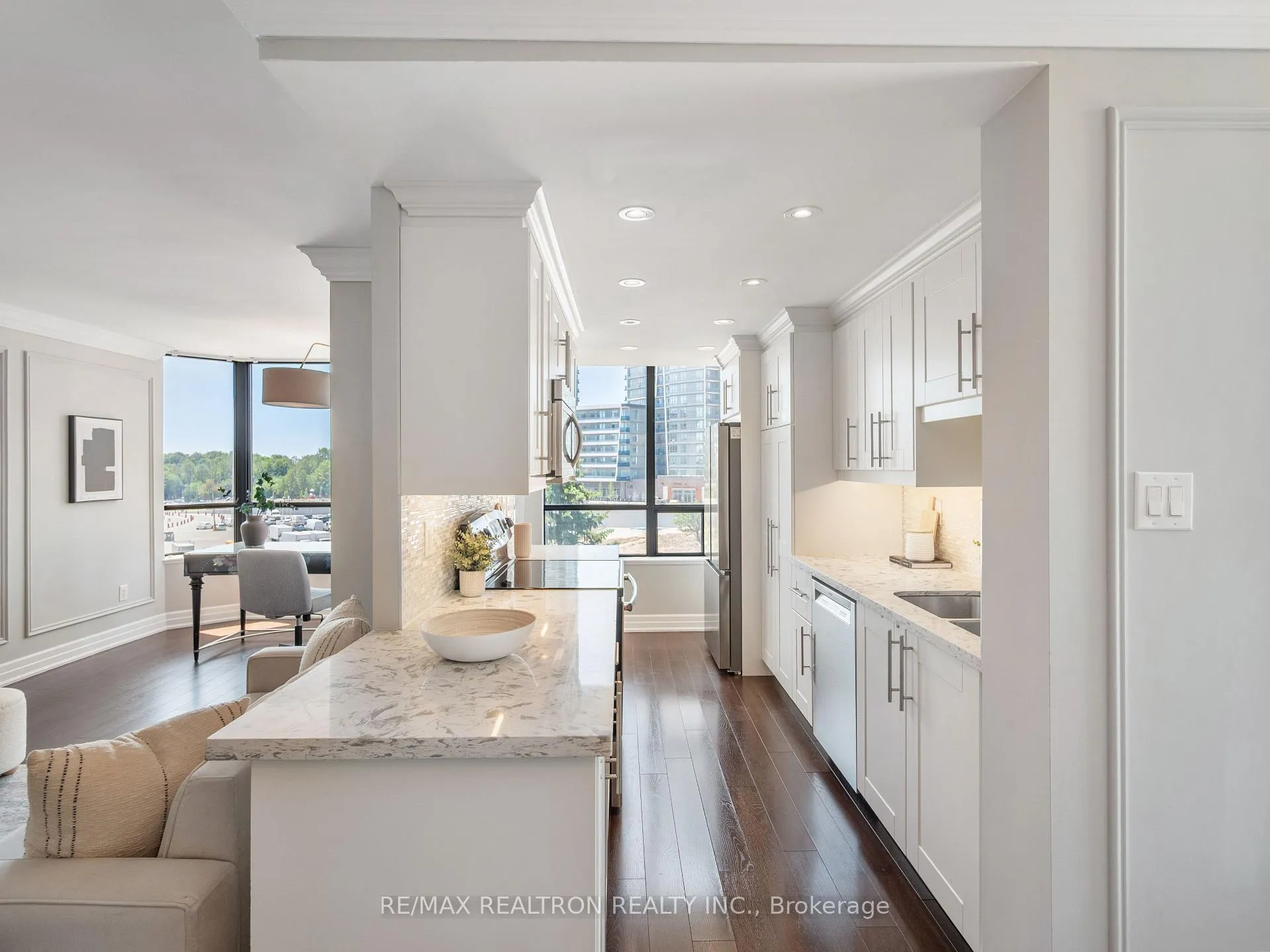 Photo 10 of Unit 503, 7460 Bathurst Street, Vaughan, Brownridge — HOMEH