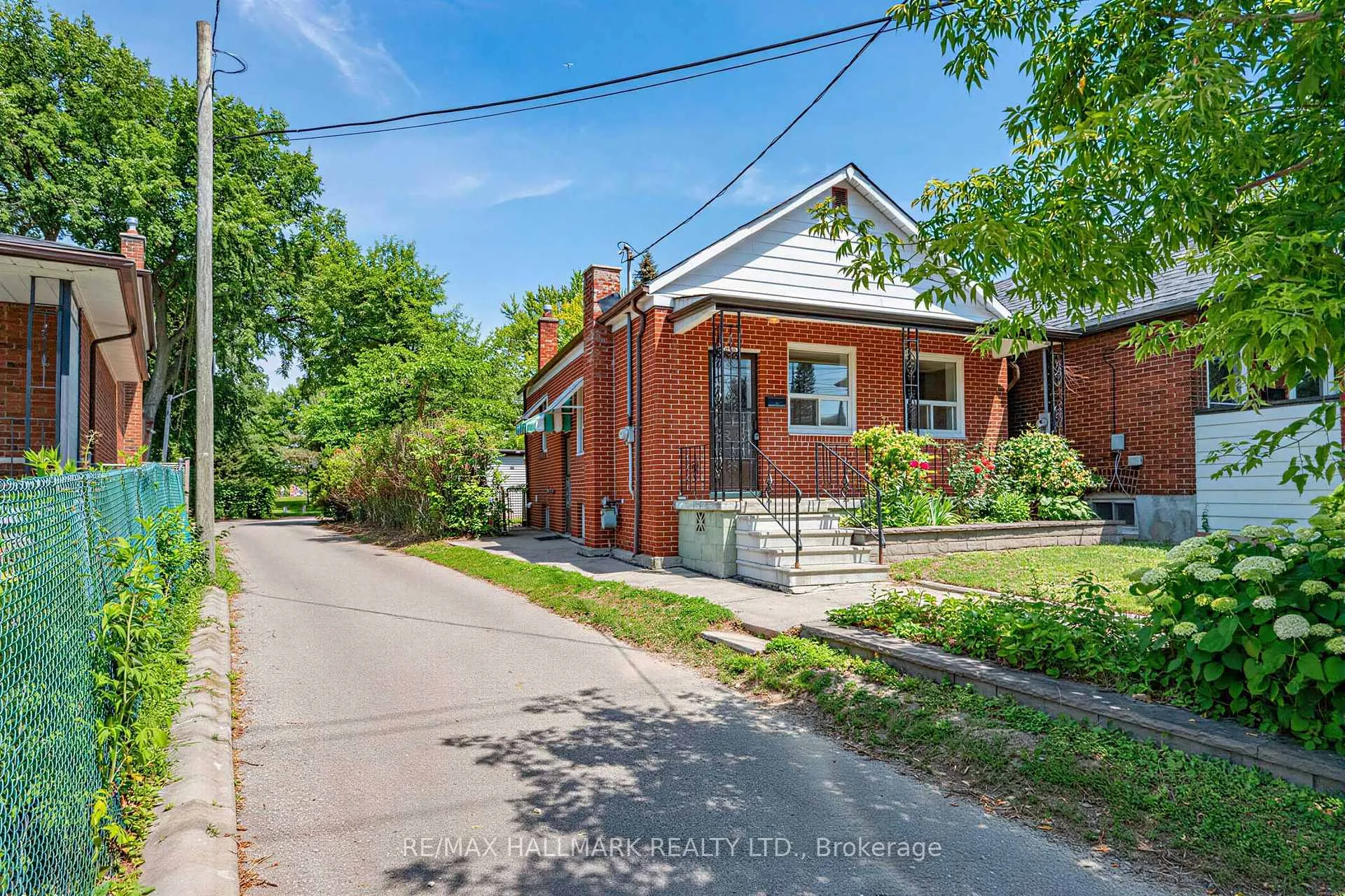 Photo 1 of 970 Cosburn Avenue, Toronto, Woodbine-Lumsden — HOMEH