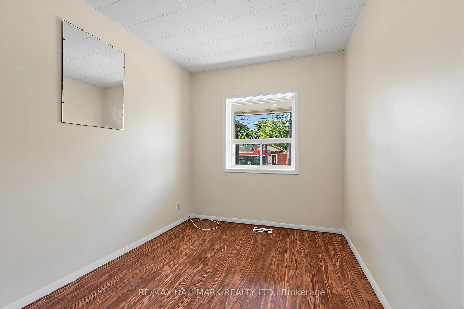 Photo 8 of 970 Cosburn Avenue, Toronto, Woodbine-Lumsden — HOMEH