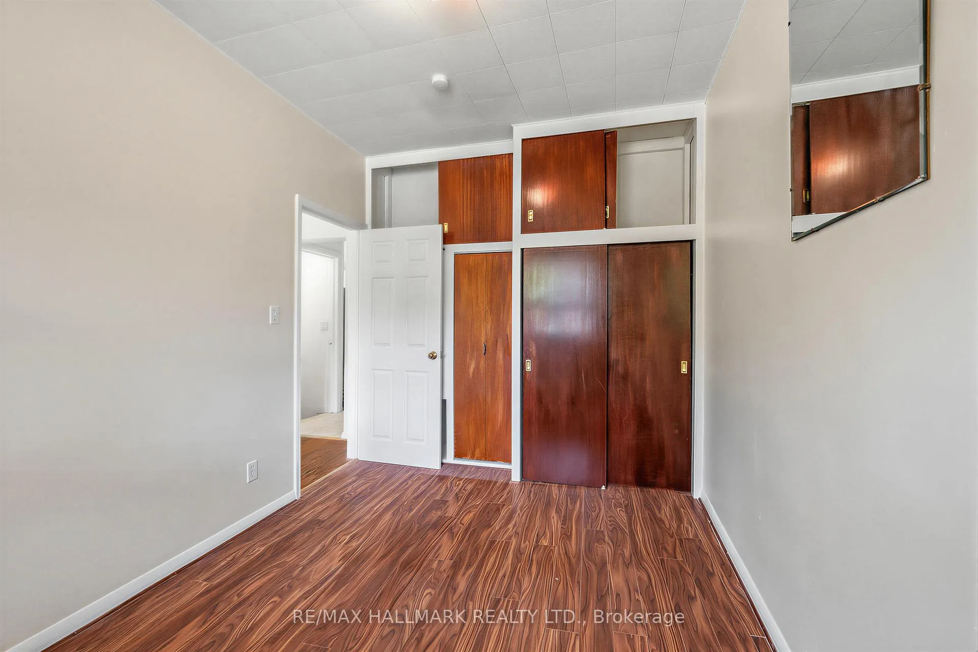 Photo 9 of 970 Cosburn Avenue, Toronto, Woodbine-Lumsden — HOMEH