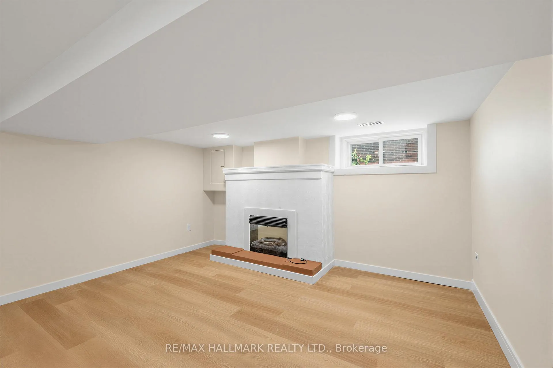 Photo 21 of 970 Cosburn Avenue, Toronto, Woodbine-Lumsden — HOMEH