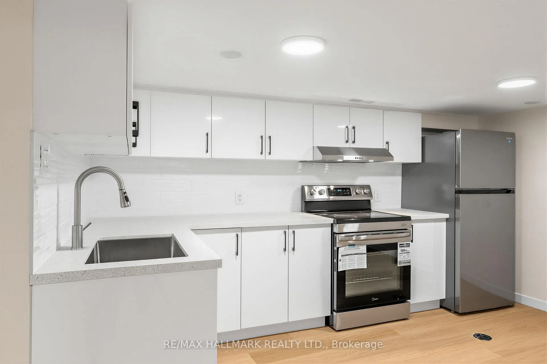 Photo 24 of 970 Cosburn Avenue, Toronto, Woodbine-Lumsden — HOMEH