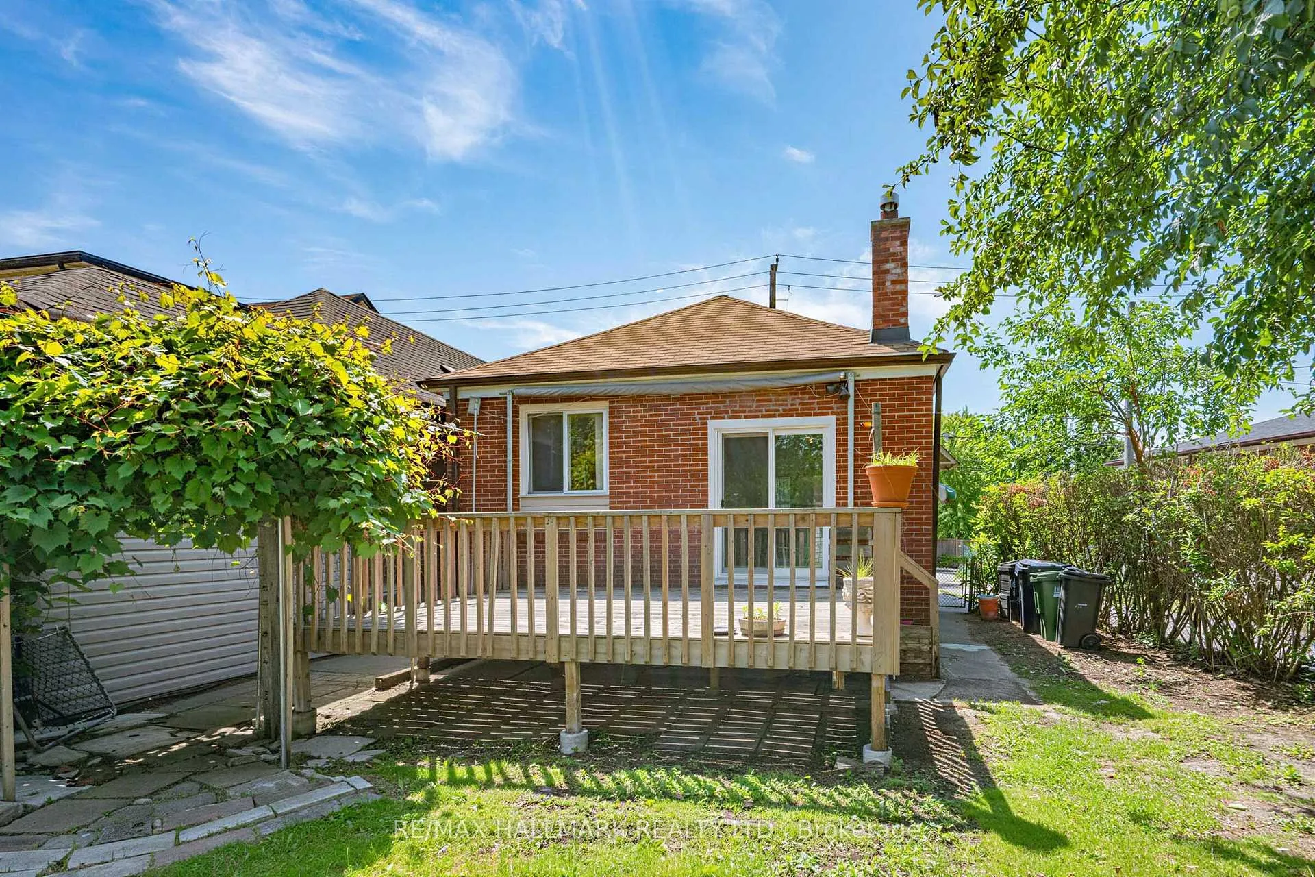 Photo 32 of 970 Cosburn Avenue, Toronto, Woodbine-Lumsden — HOMEH