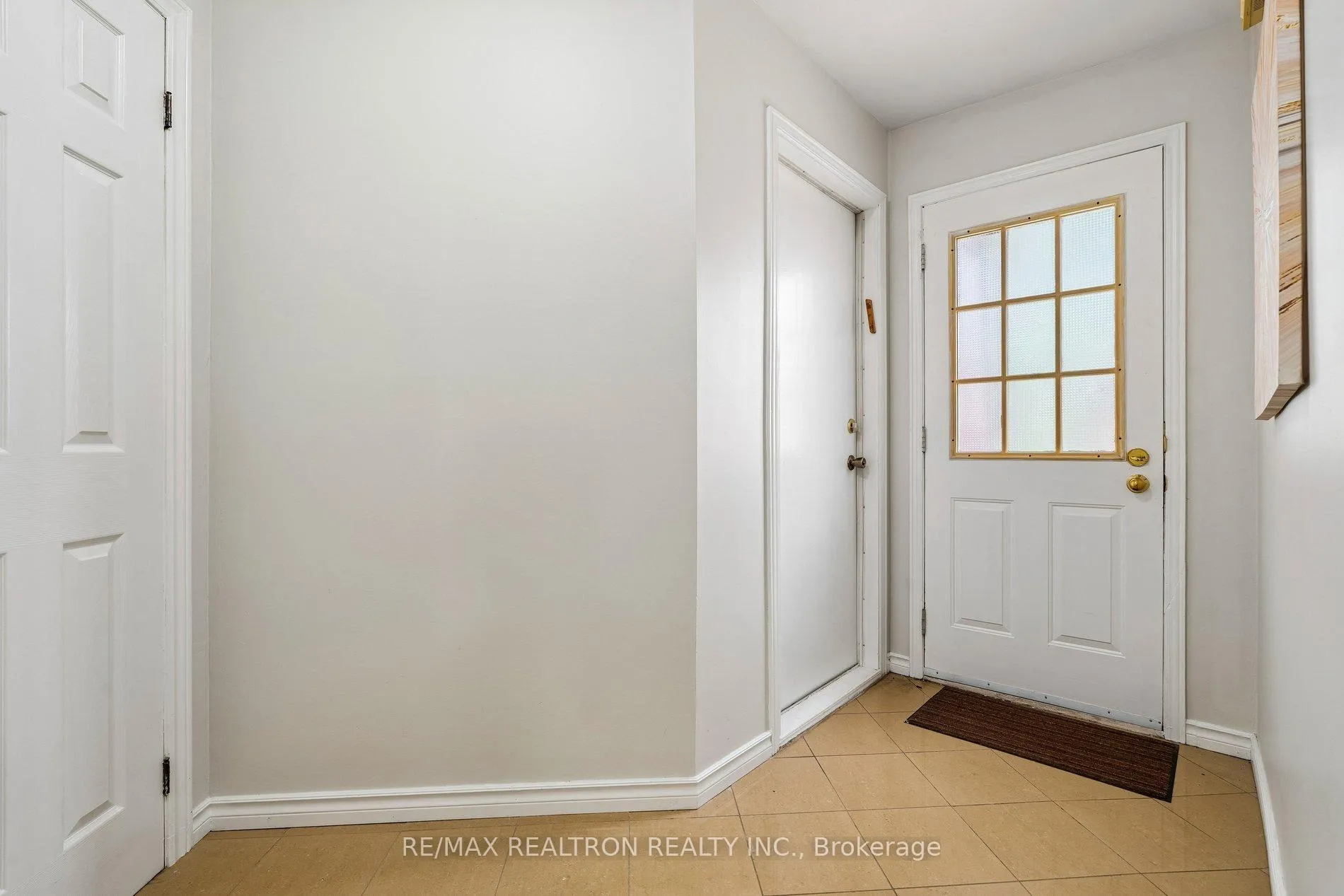 Photo 6 of 41 Thornbury Circle, Vaughan, Crestwood-Springfarm-Yorkhill — HOMEH