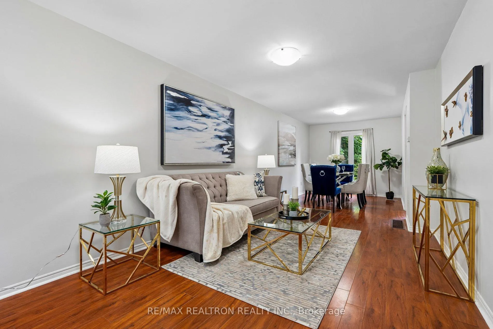 Photo 11 of 41 Thornbury Circle, Vaughan, Crestwood-Springfarm-Yorkhill — HOMEH