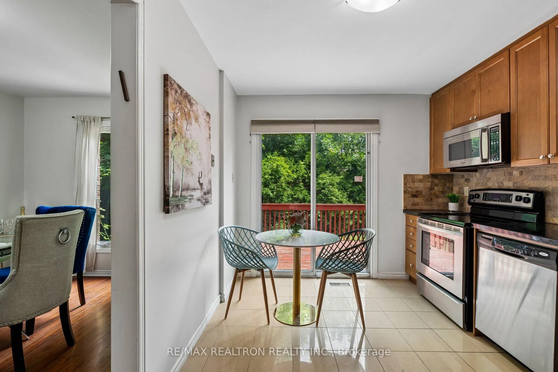 Photo 16 of 41 Thornbury Circle, Vaughan, Crestwood-Springfarm-Yorkhill — HOMEH