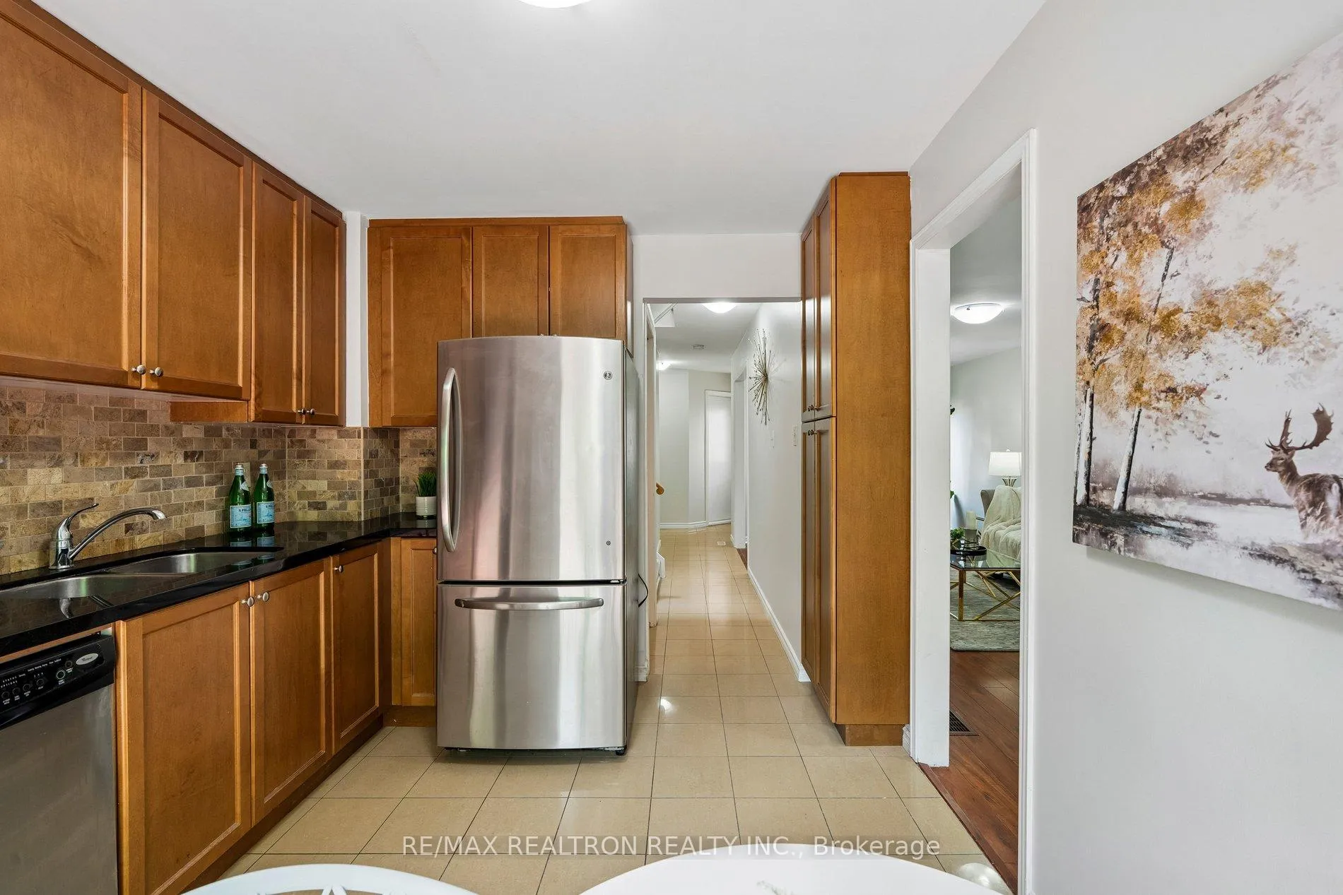Photo 20 of 41 Thornbury Circle, Vaughan, Crestwood-Springfarm-Yorkhill — HOMEH
