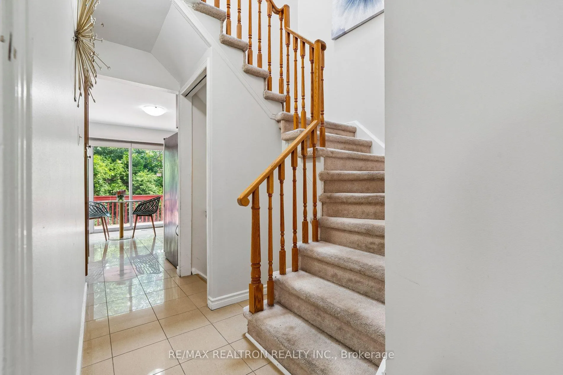Photo 21 of 41 Thornbury Circle, Vaughan, Crestwood-Springfarm-Yorkhill — HOMEH
