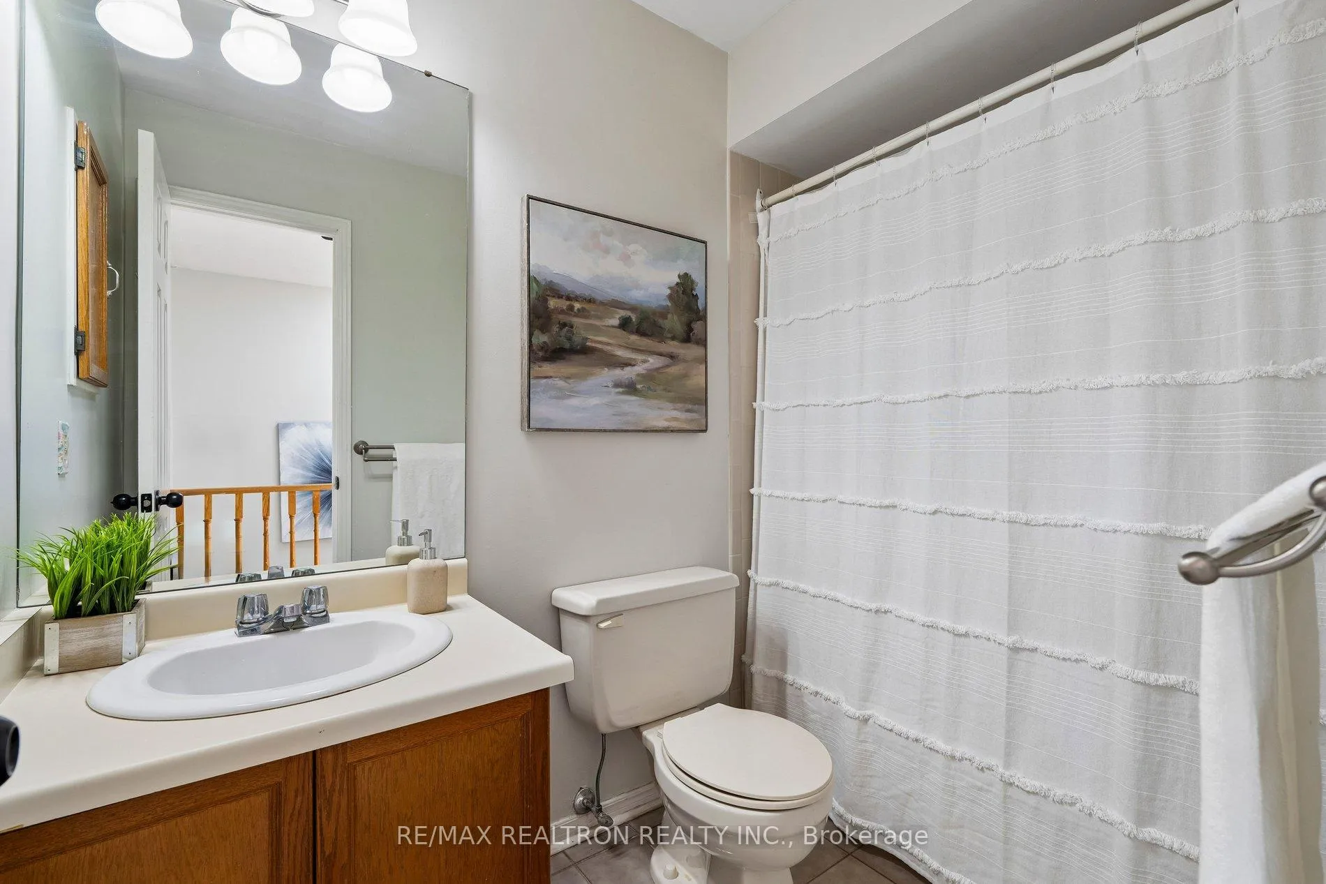 Photo 24 of 41 Thornbury Circle, Vaughan, Crestwood-Springfarm-Yorkhill — HOMEH