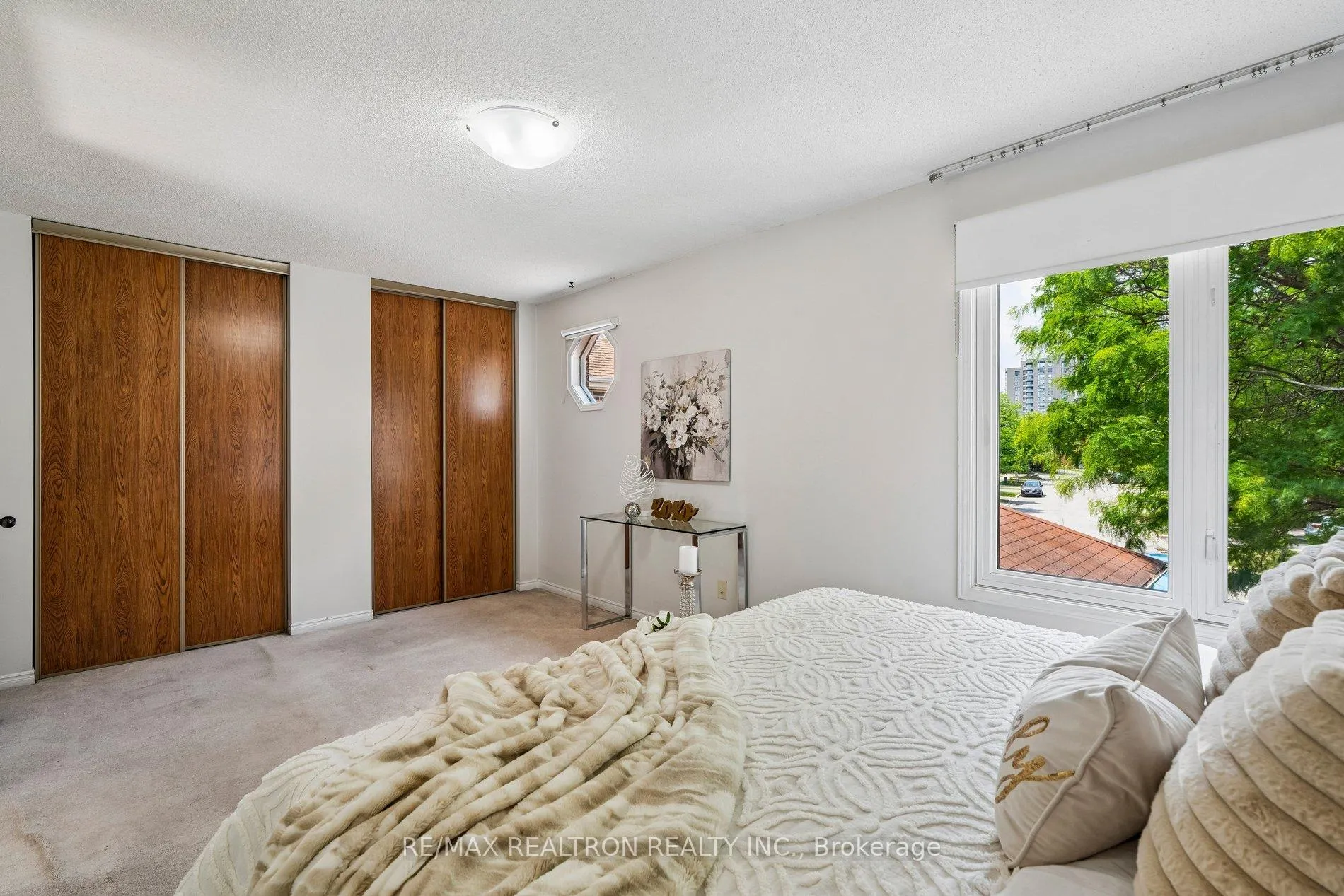 Photo 28 of 41 Thornbury Circle, Vaughan, Crestwood-Springfarm-Yorkhill — HOMEH
