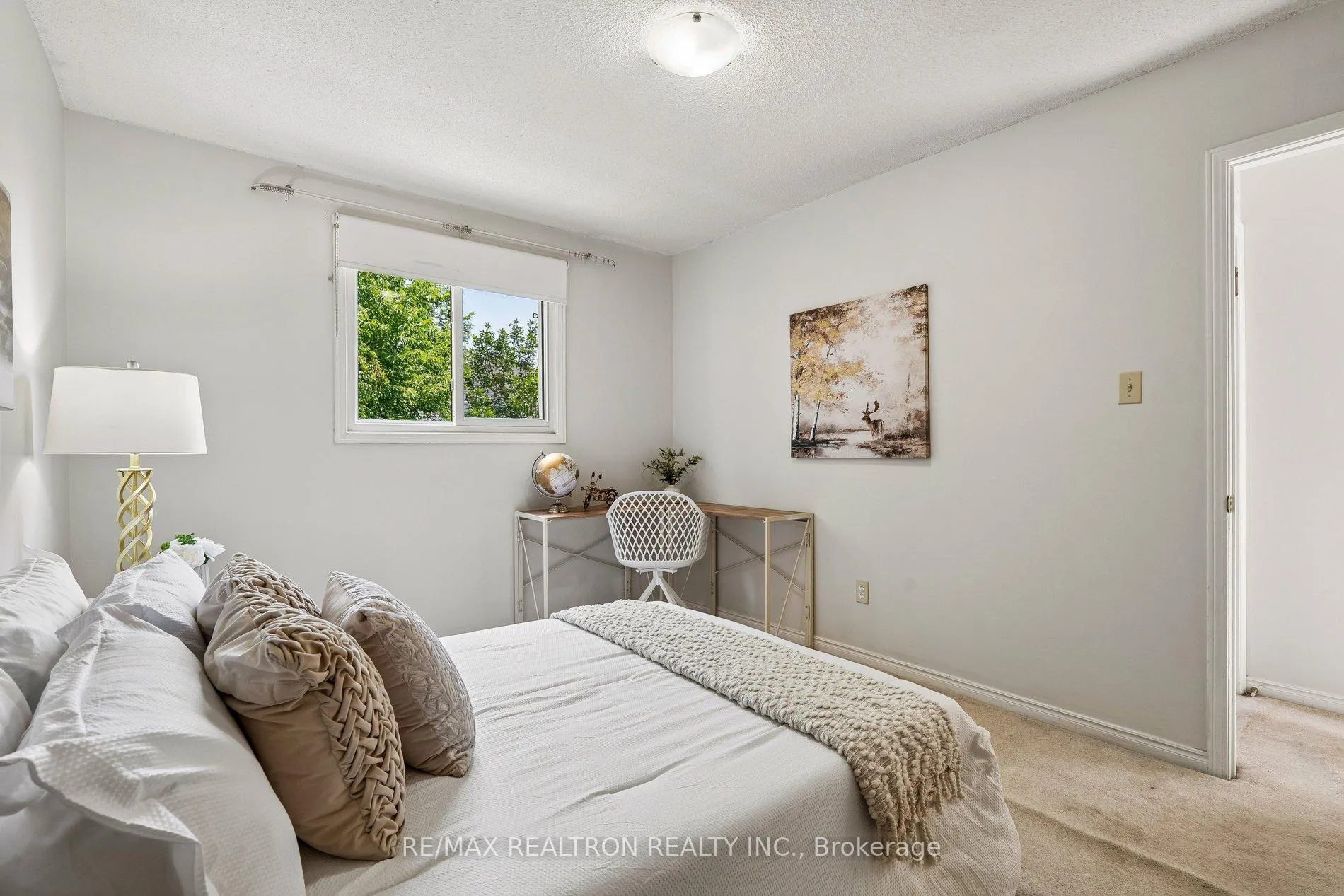 Photo 32 of 41 Thornbury Circle, Vaughan, Crestwood-Springfarm-Yorkhill — HOMEH