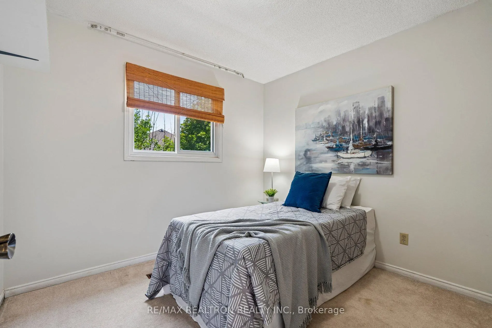 Photo 33 of 41 Thornbury Circle, Vaughan, Crestwood-Springfarm-Yorkhill — HOMEH
